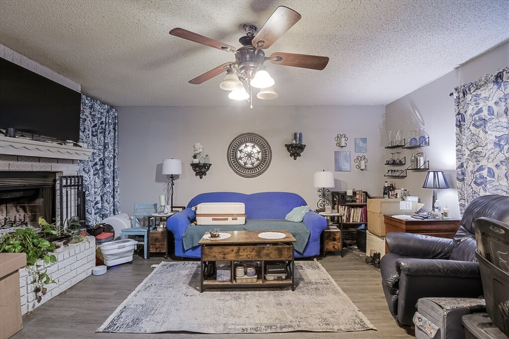 353 N Field Street Burleson TX 76028