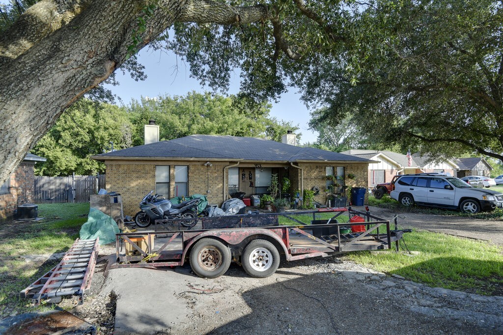 353 N Field Street Burleson TX 76028