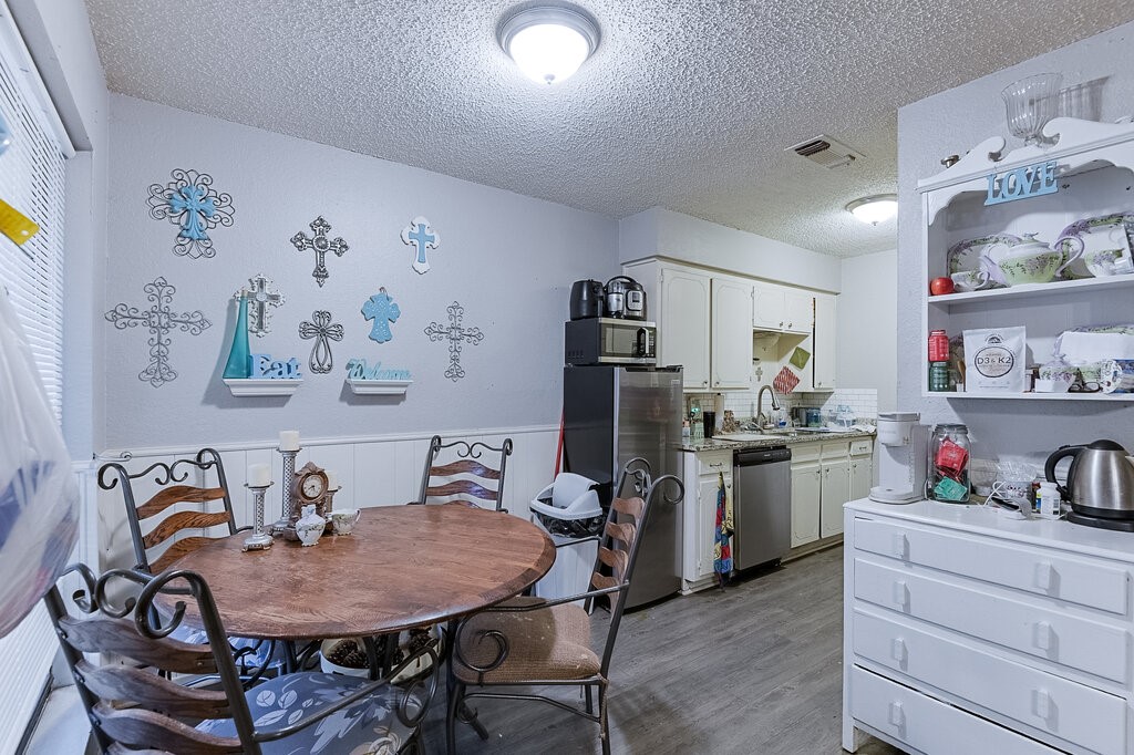 353 N Field Street Burleson TX 76028