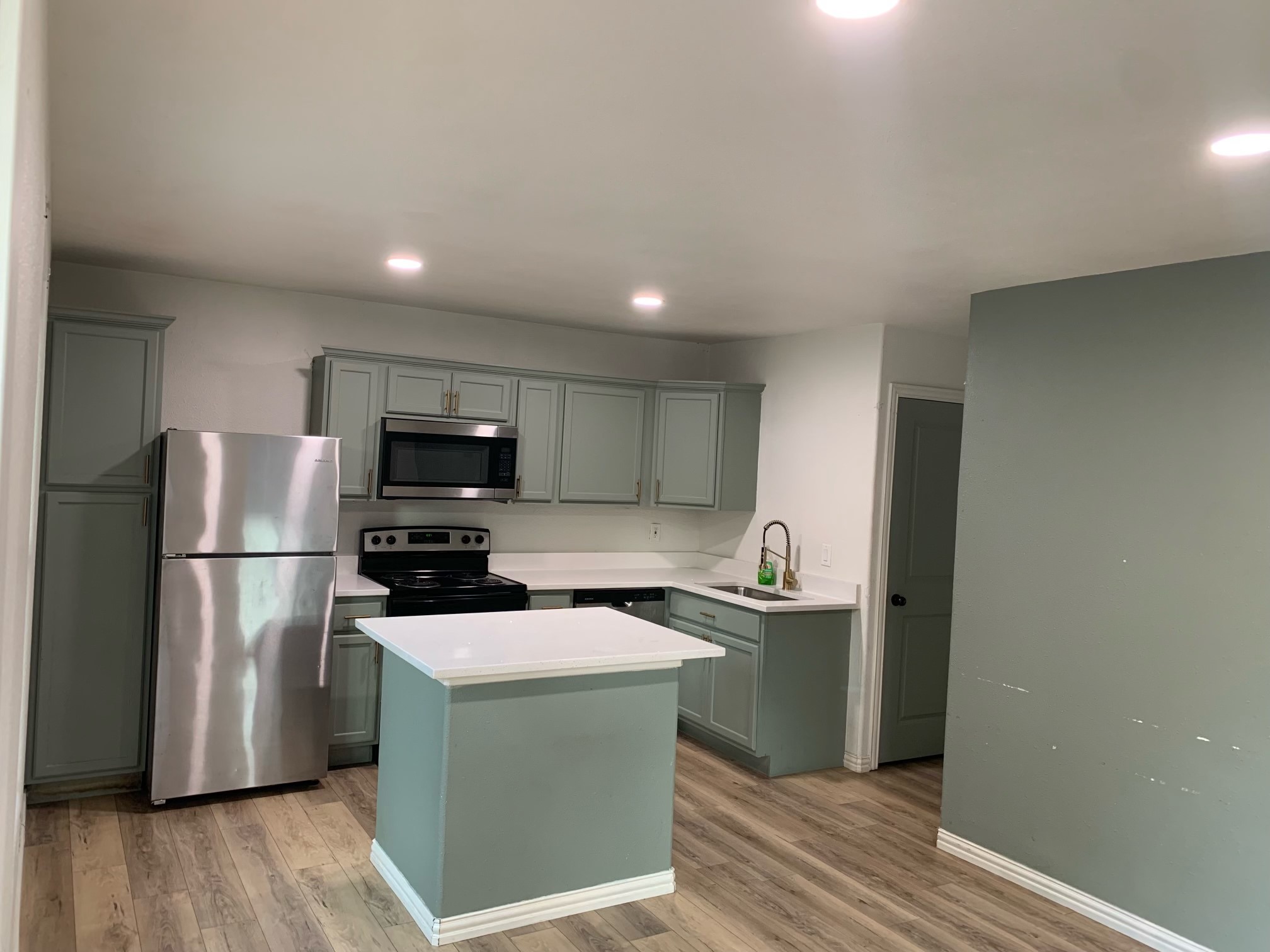 205 E Bremond Street Ennis TX 75119