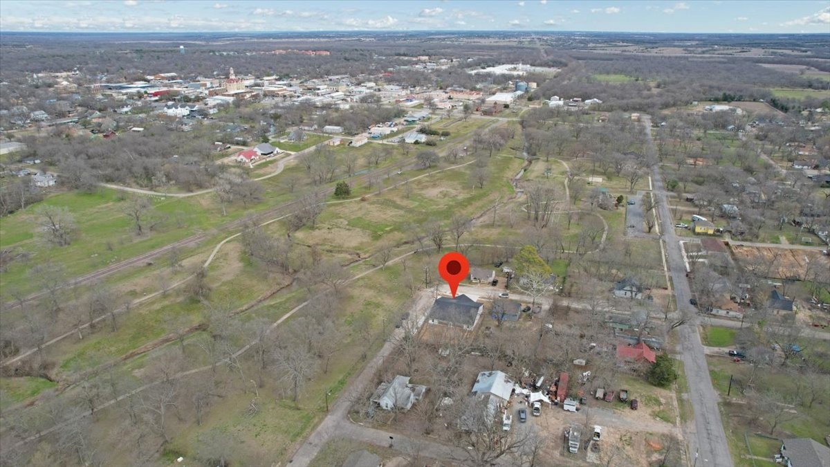 521 Gates Street Bonham TX 75418