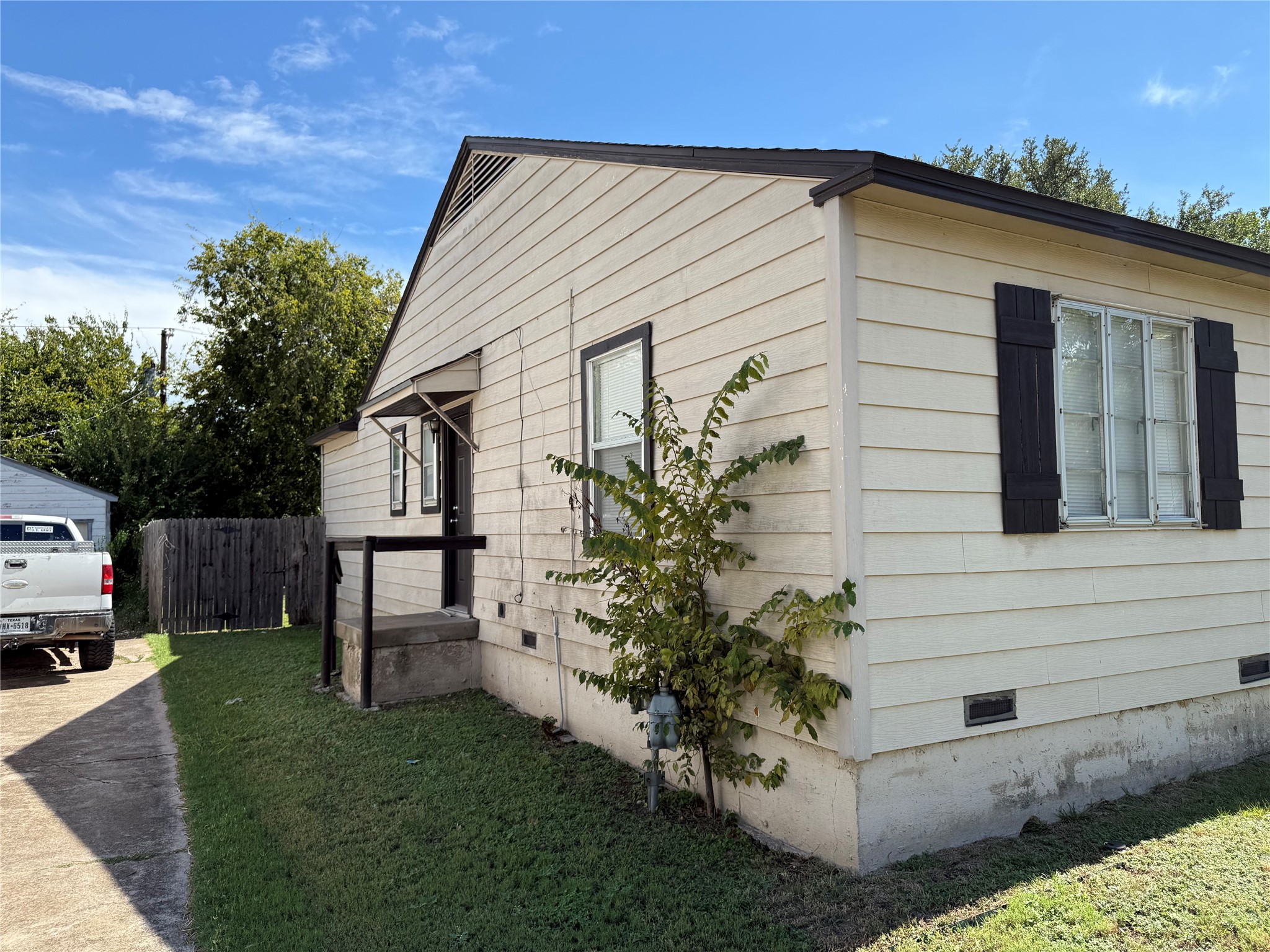 502 19th Street Grand Prairie TX 75050