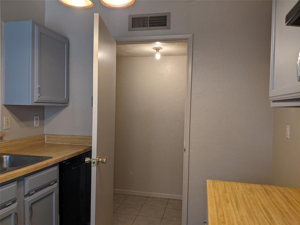 2433 Limestone Drive Arlington TX 76014