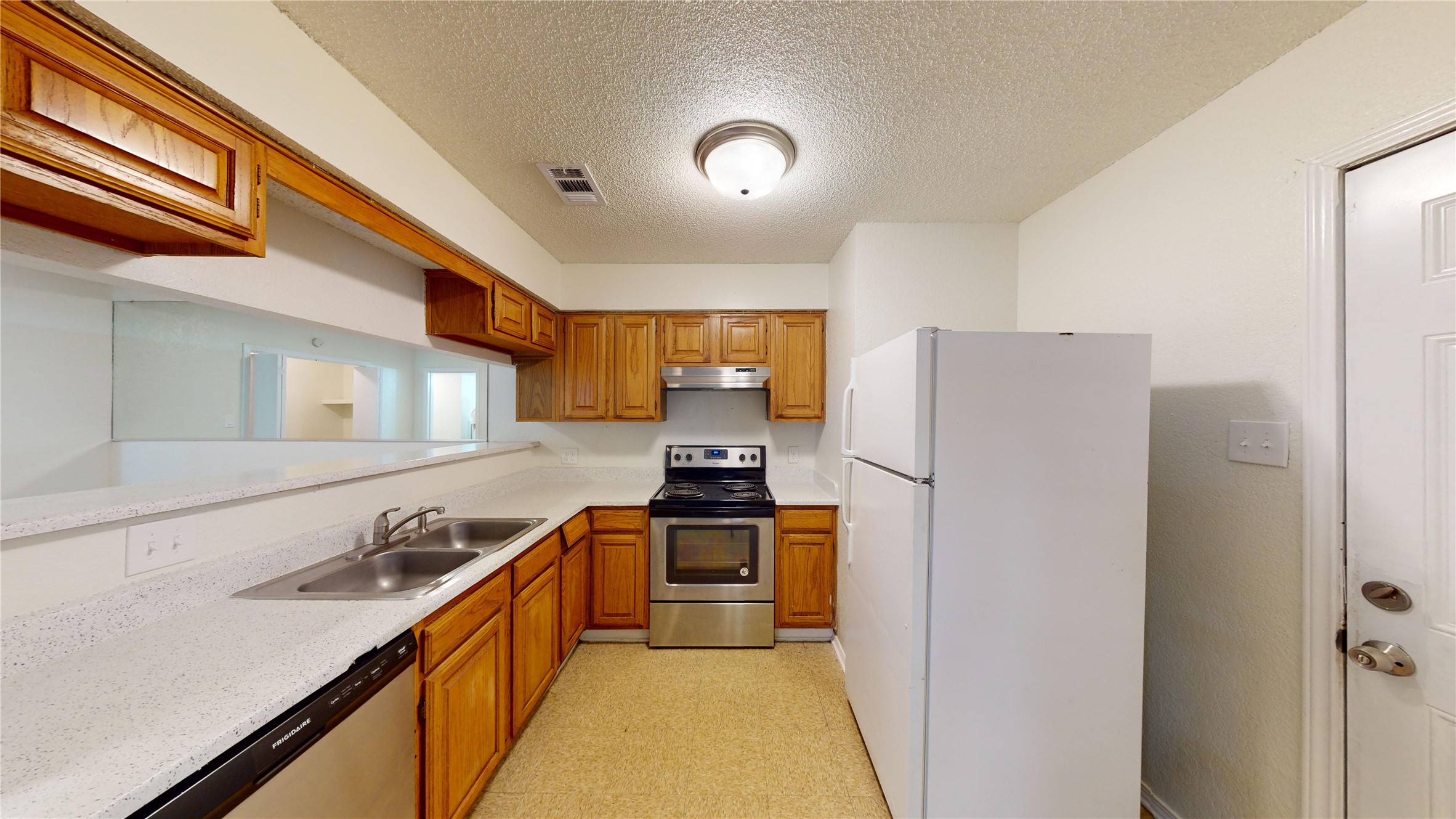 2117 W Walnut Street Garland TX 75042