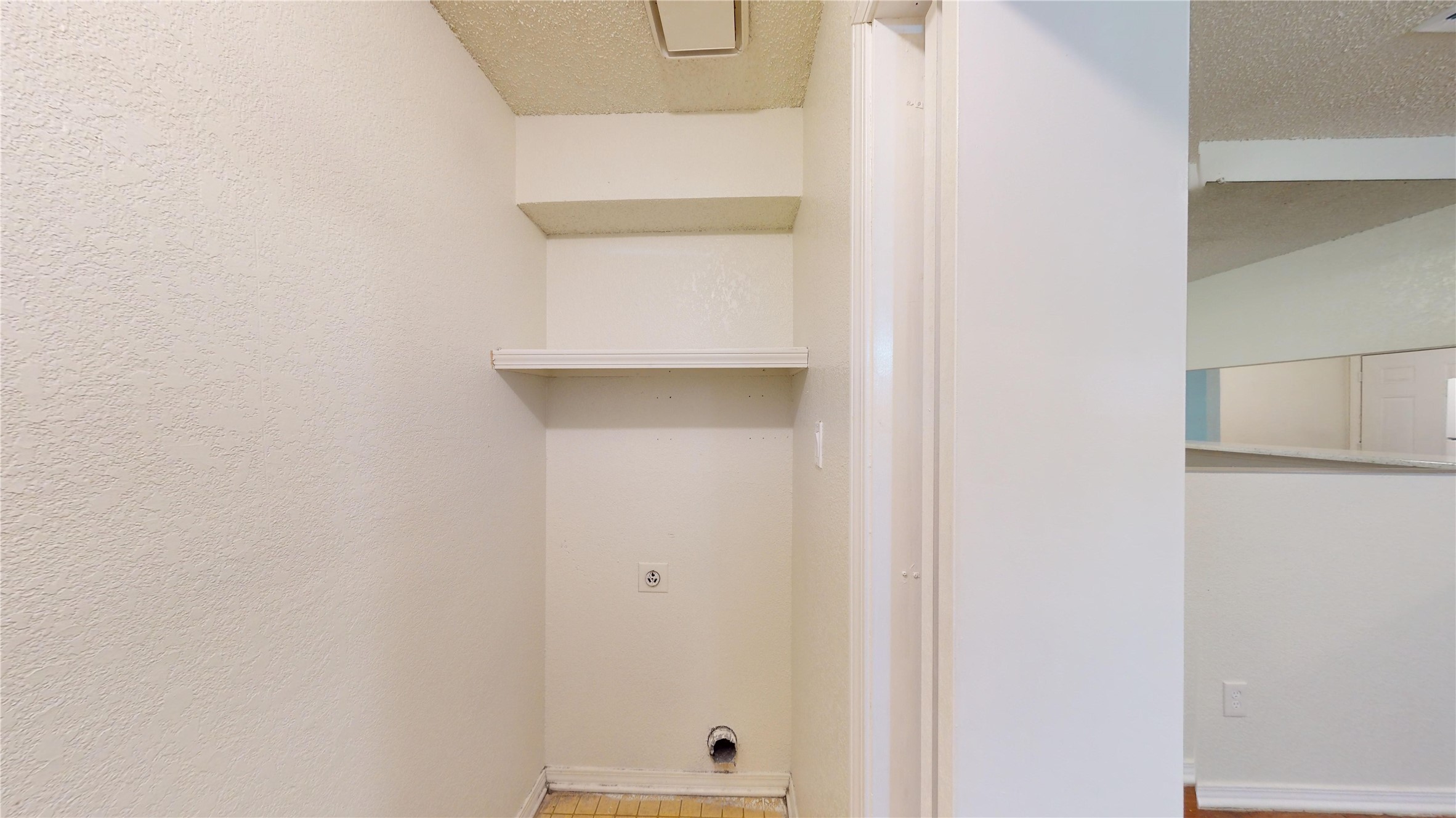 2117 W Walnut Street Garland TX 75042