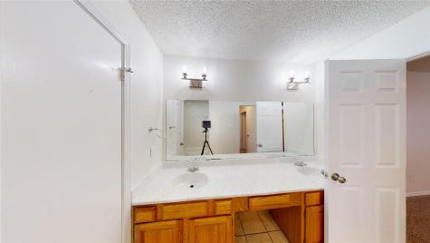 2117 W Walnut Street Garland TX 75042