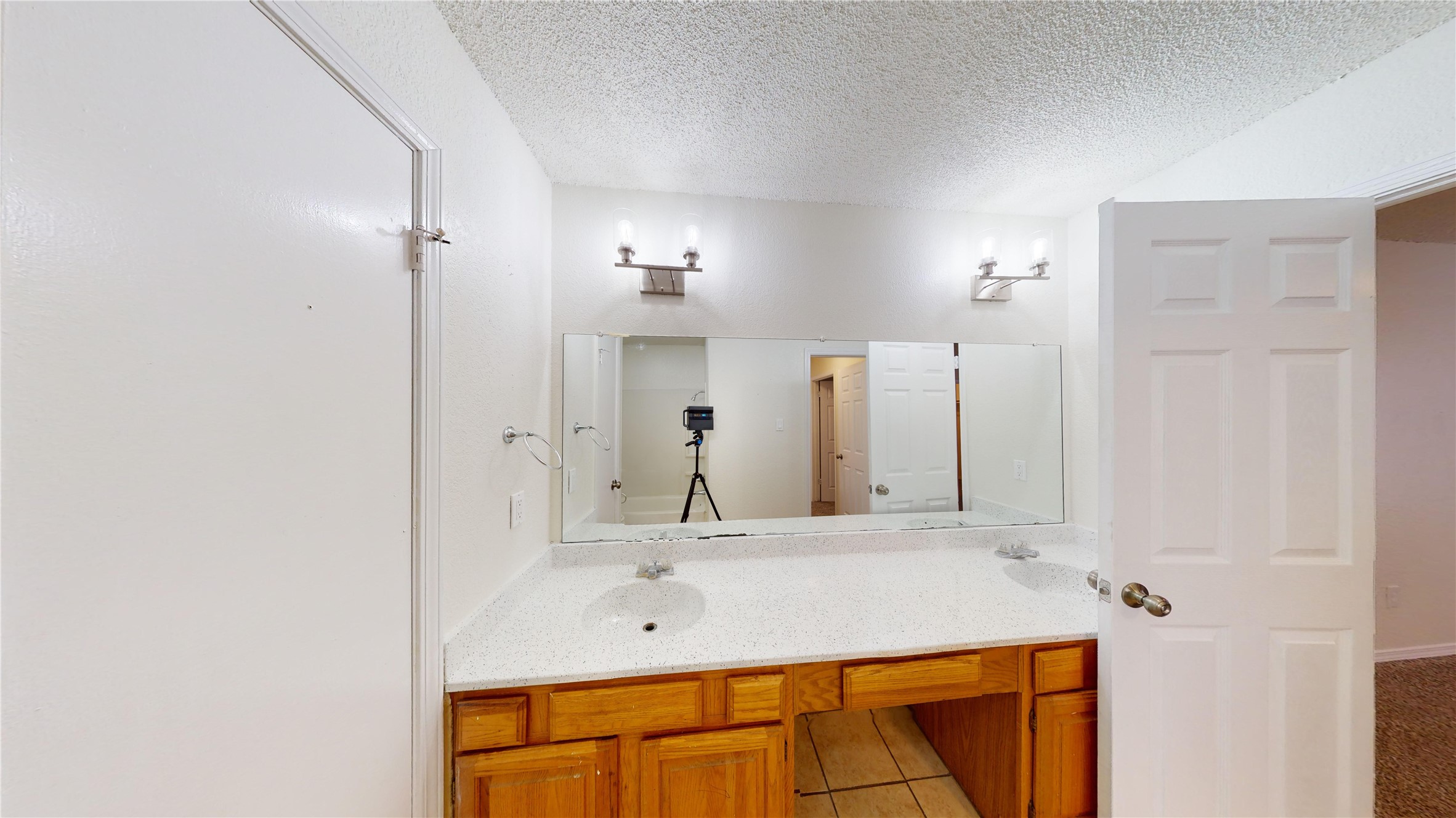 2117 W Walnut Street Garland TX 75042