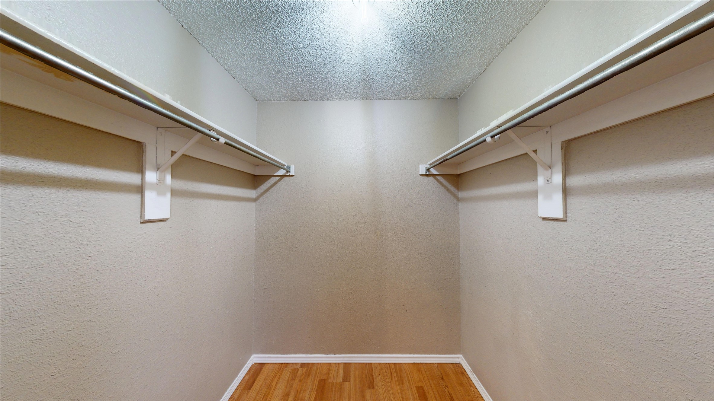 2117 W Walnut Street Garland TX 75042