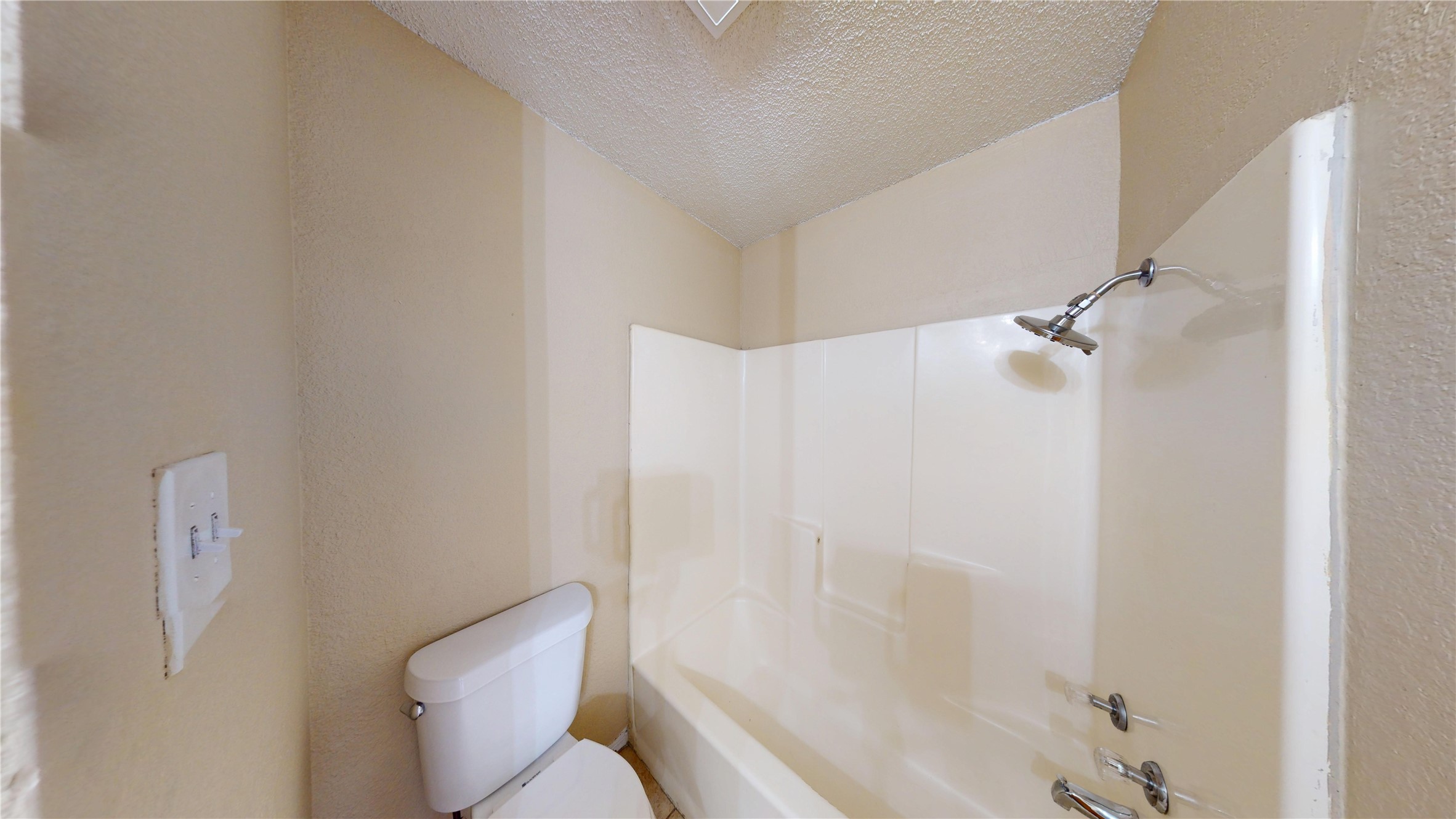 2117 W Walnut Street Garland TX 75042