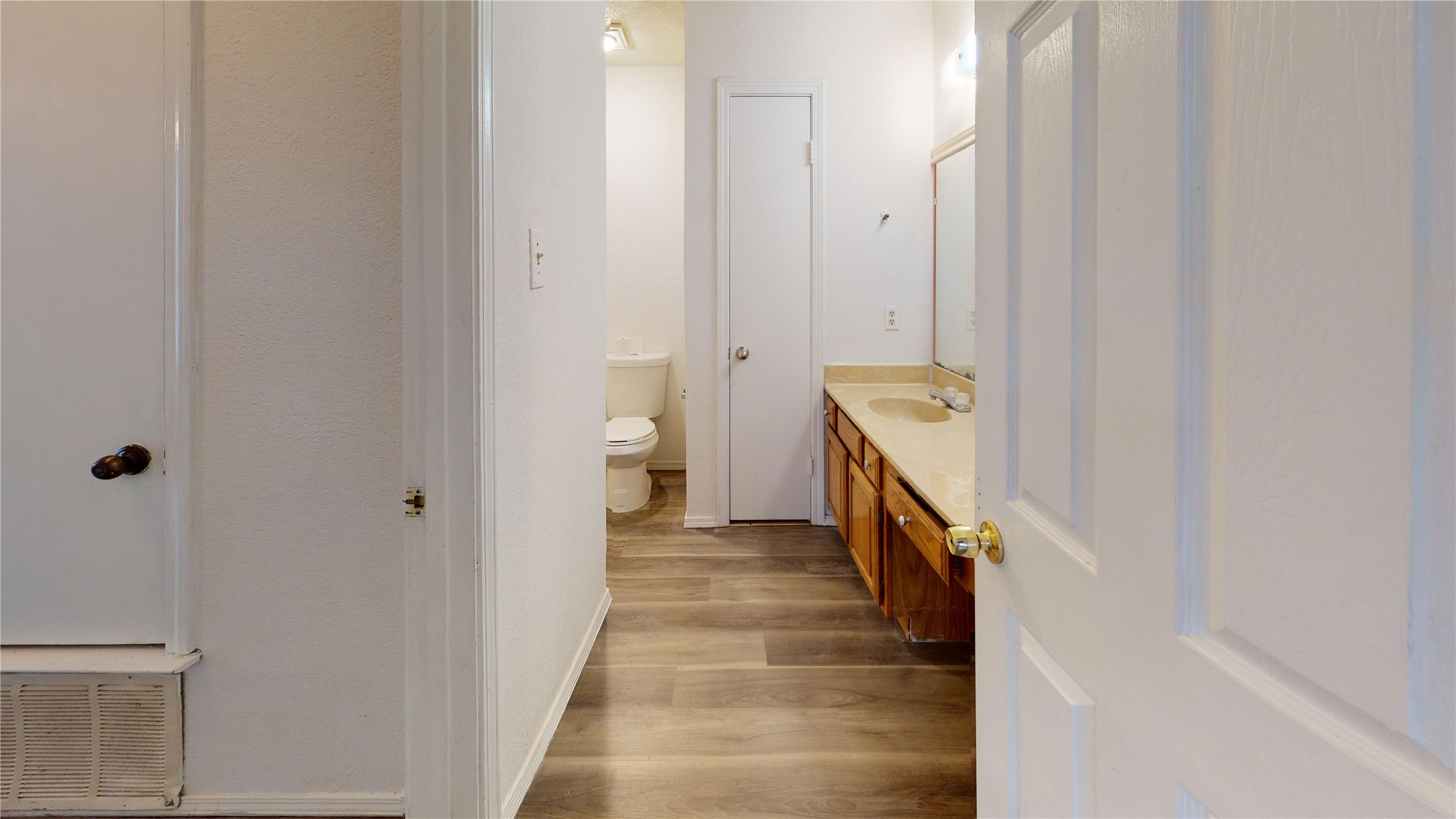 2117 W Walnut Street Garland TX 75042