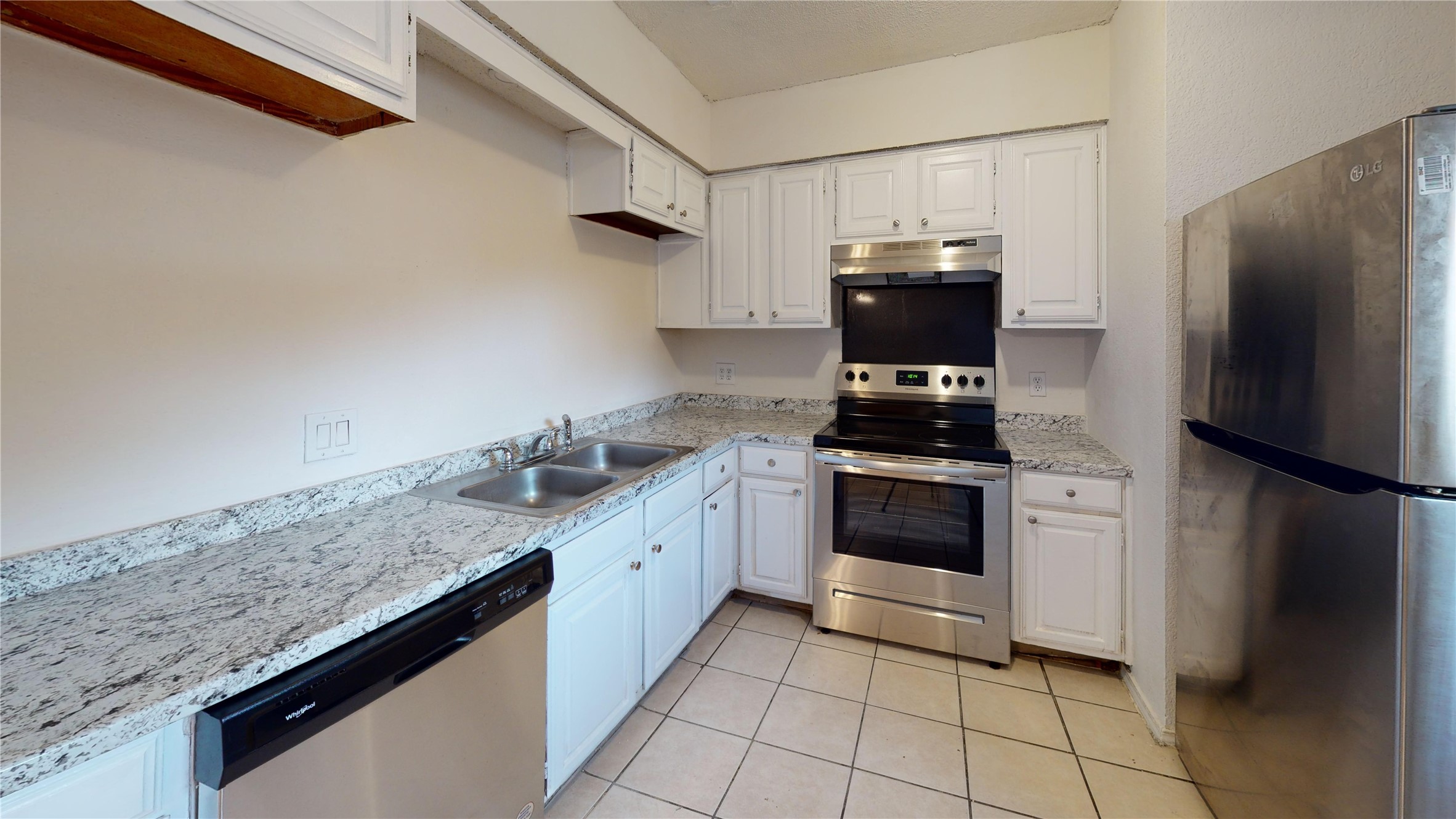 2117 W Walnut Street Garland TX 75042