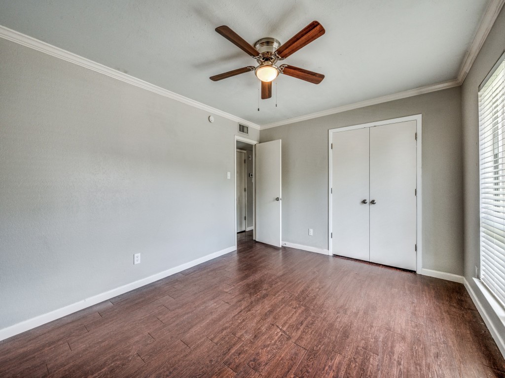 1122 N Center Street N Arlington TX 76011