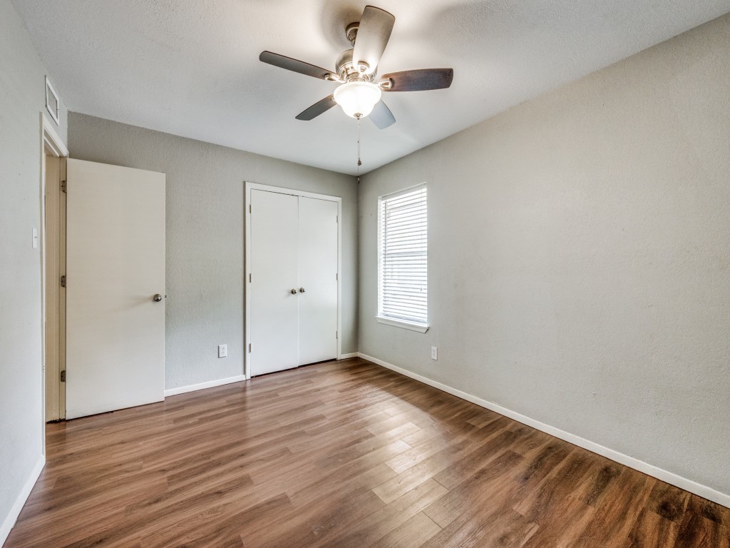 1122 N Center Street N Arlington TX 76011