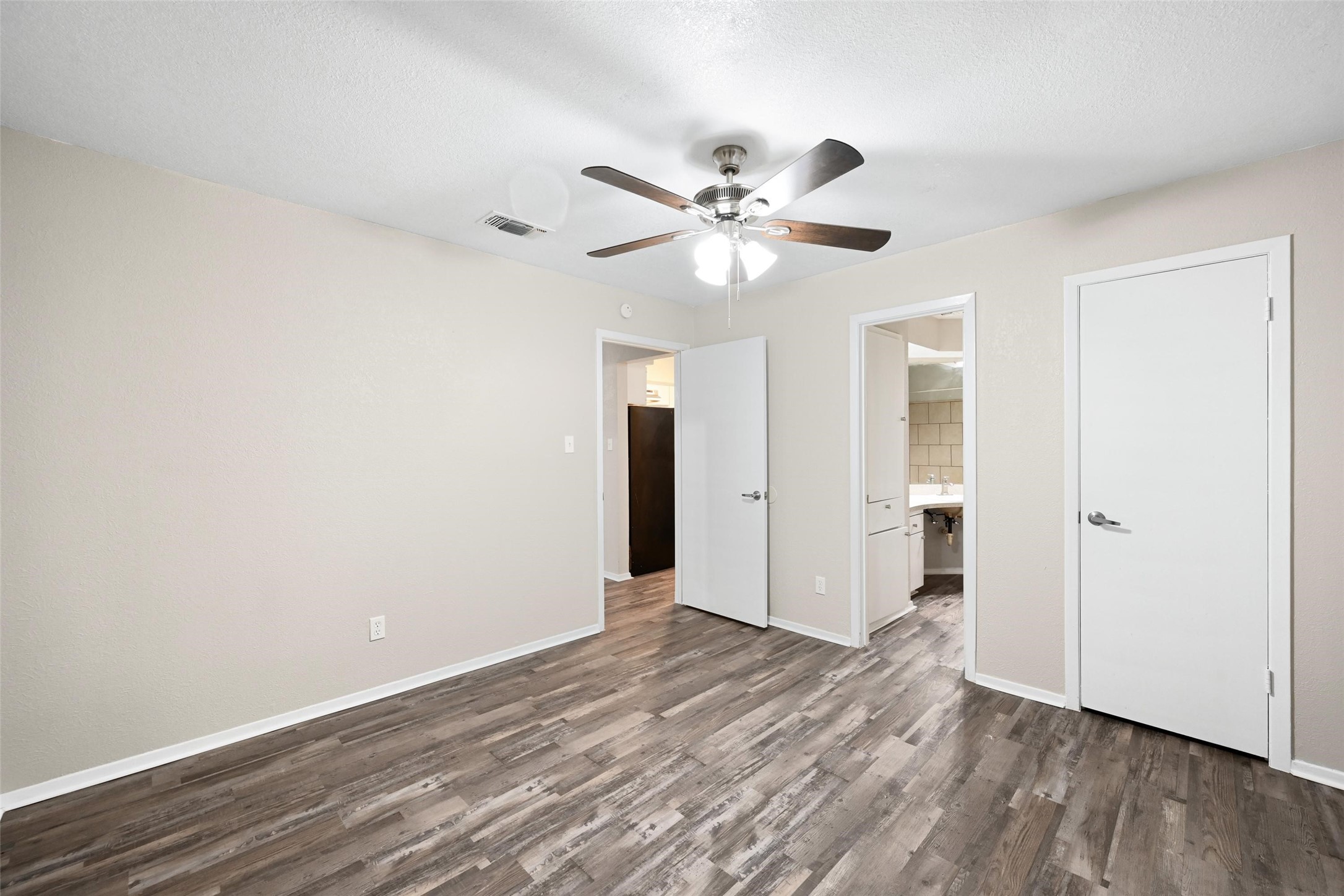 2221 Viewtop Lane Arlington TX 76012