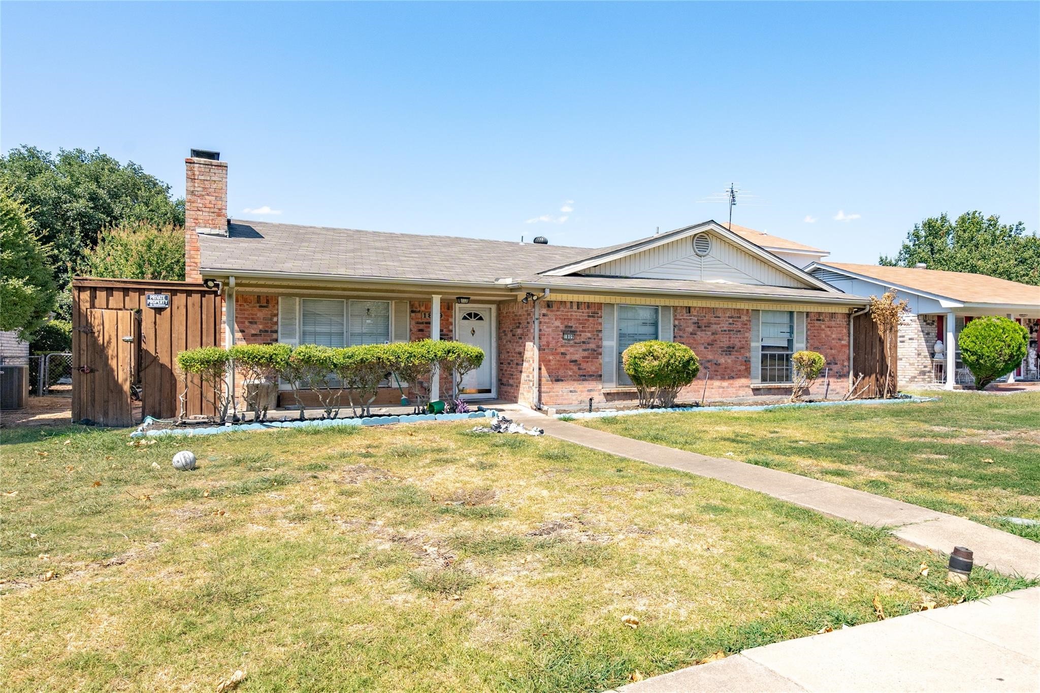 1809 Crockett Street Garland TX 75042