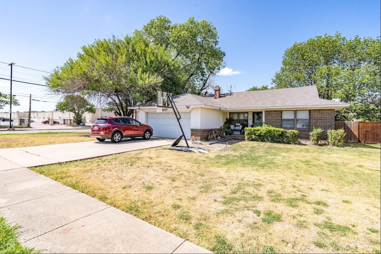 1809 Crockett Street Garland TX 75042