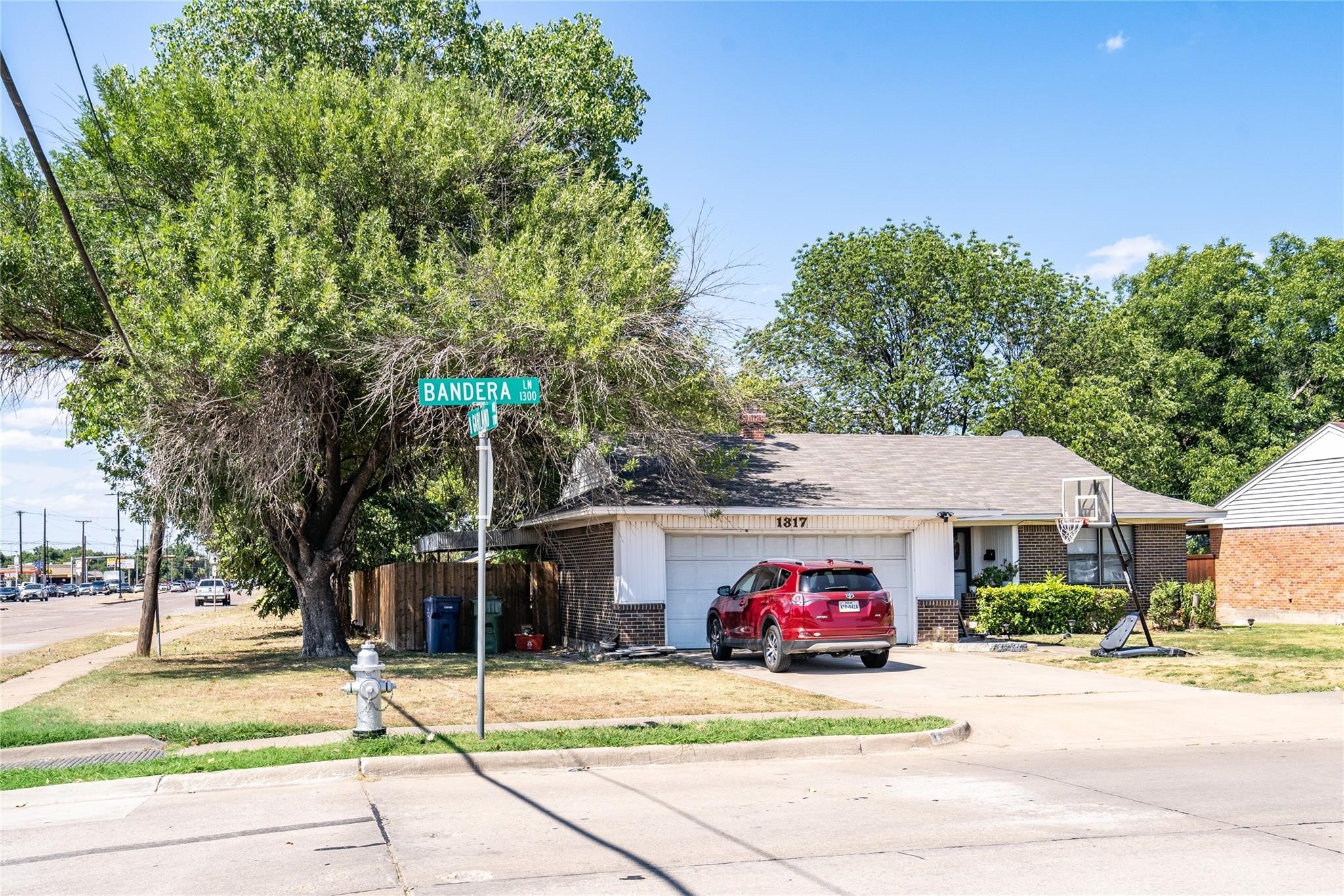 1809 Crockett Street Garland TX 75042