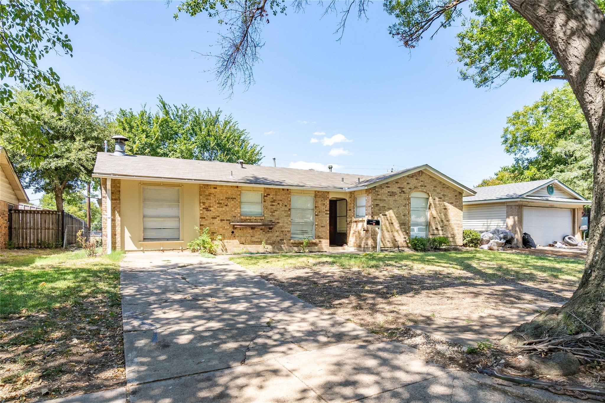 1809 Crockett Street Garland TX 75042