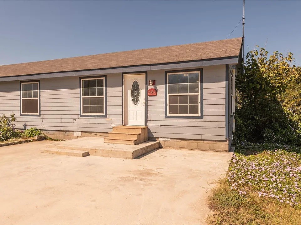 121 Windy Creek Springtown TX 76082