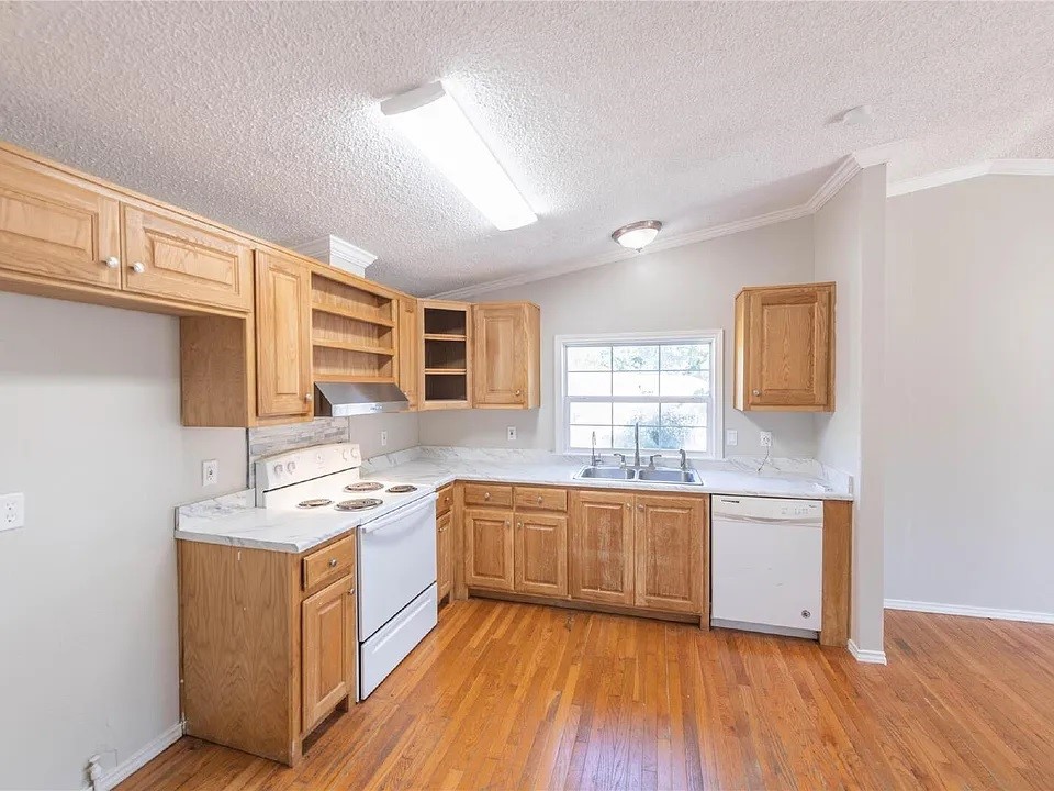 121 Windy Creek Springtown TX 76082