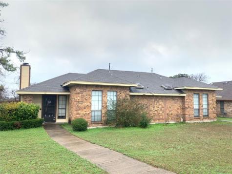 101 Larchbrook Drive Desoto TX 75115