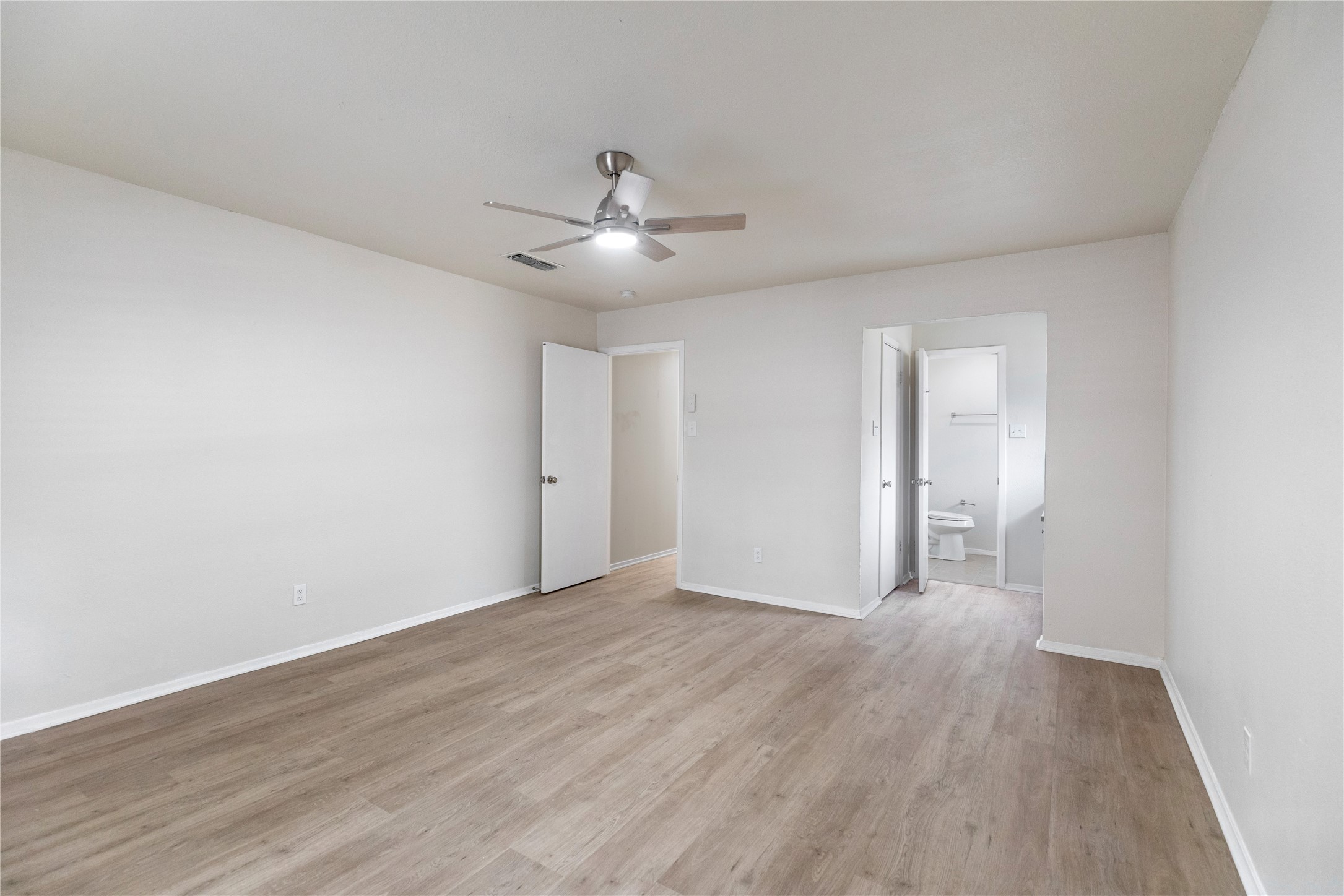 1608 Brown Trail Hurst TX 76054