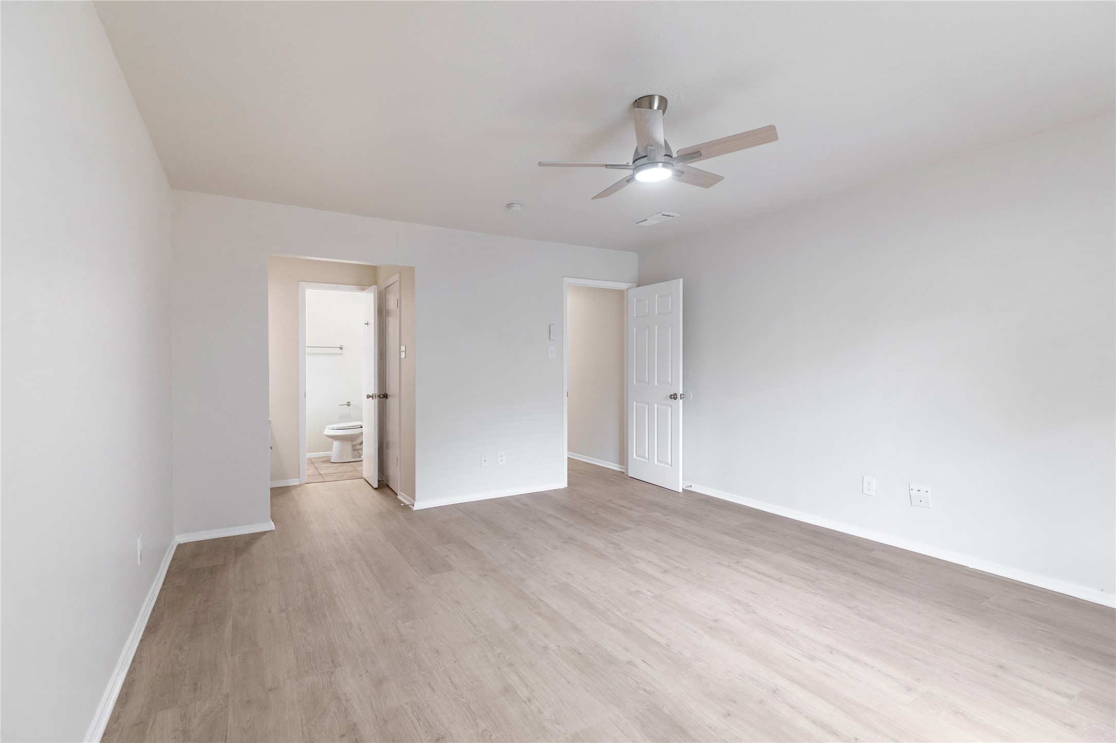 1608 Brown Trail Hurst TX 76054