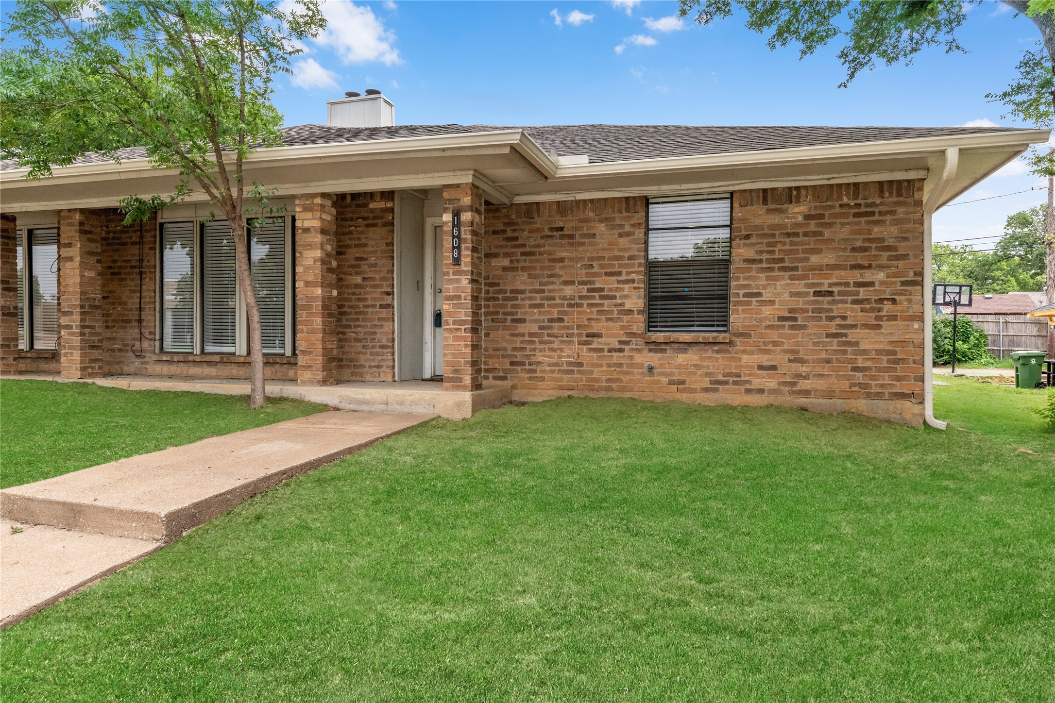 1608 Brown Trail Hurst TX 76054