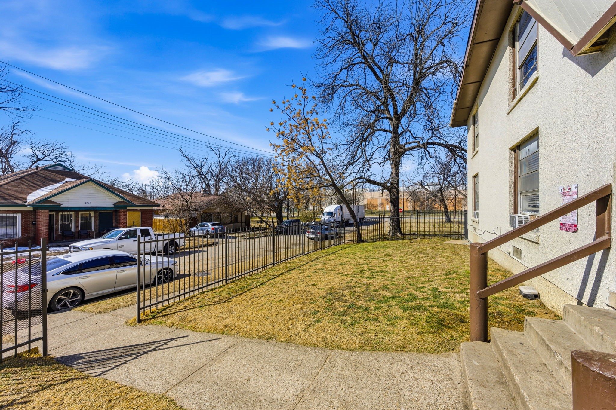 2718 Cleveland Street Dallas TX 75215