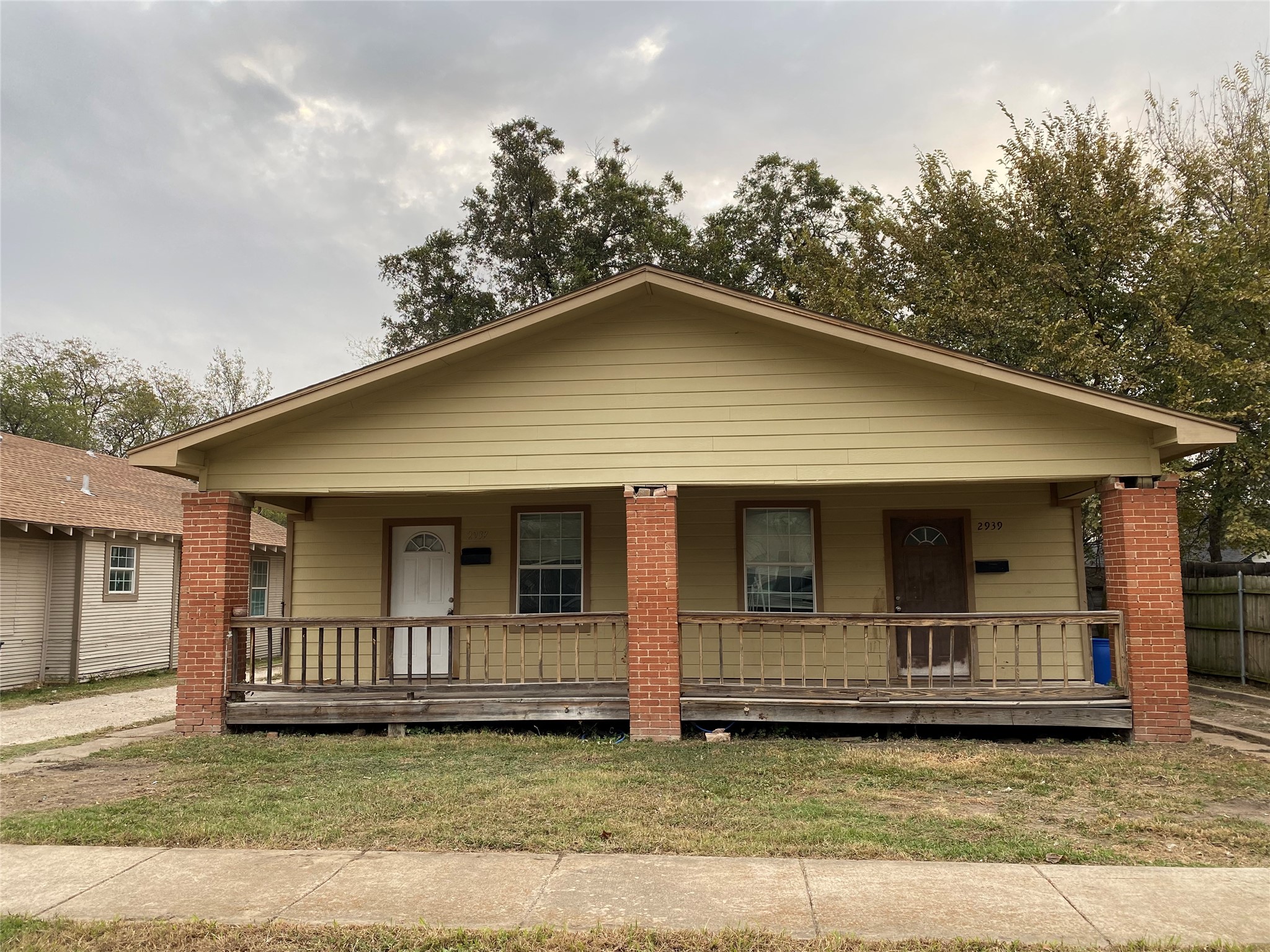 2937 S Adams Street Fort Worth TX 76110