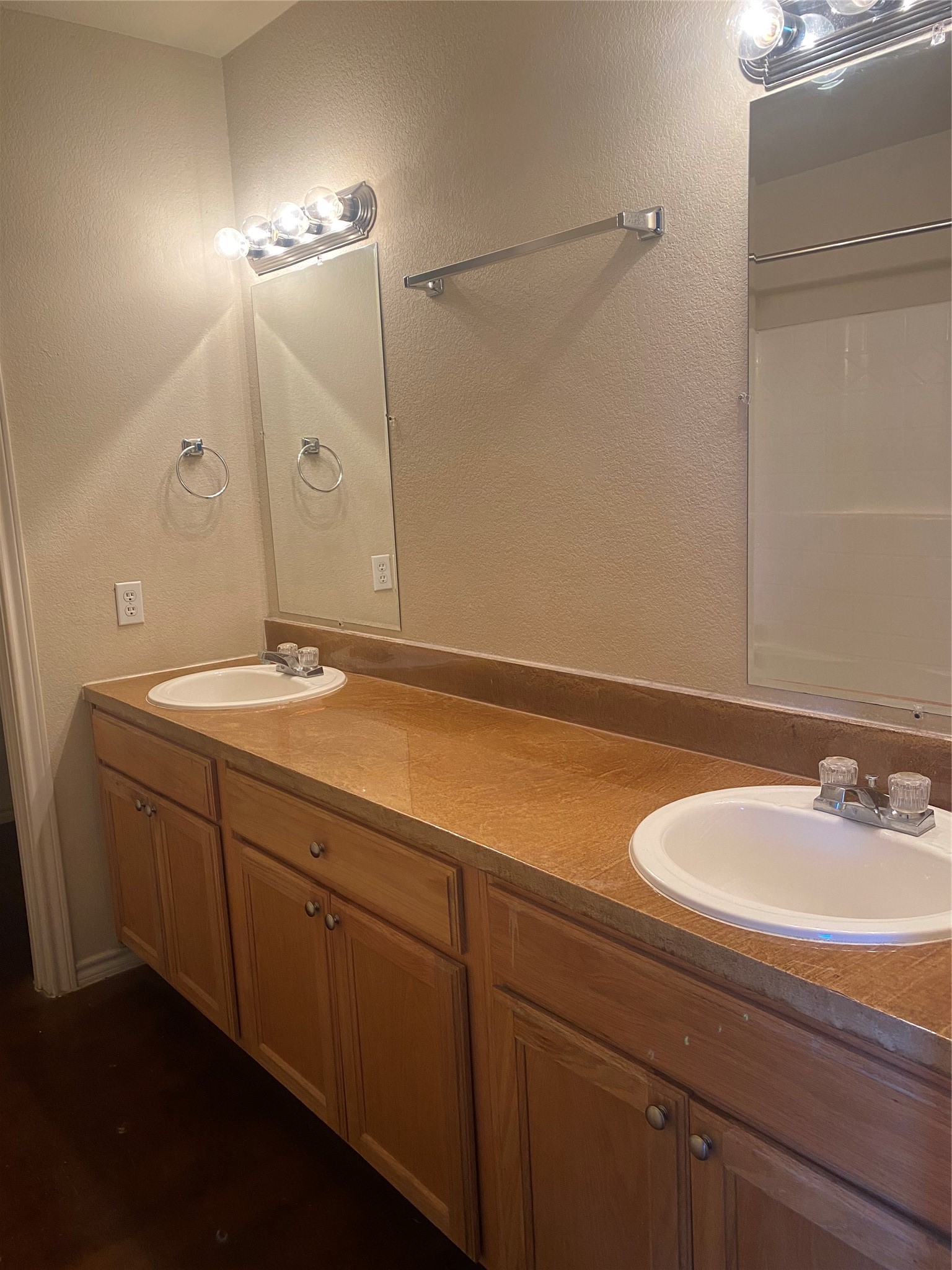 121-127 Sunburst Court Weatherford TX 76087