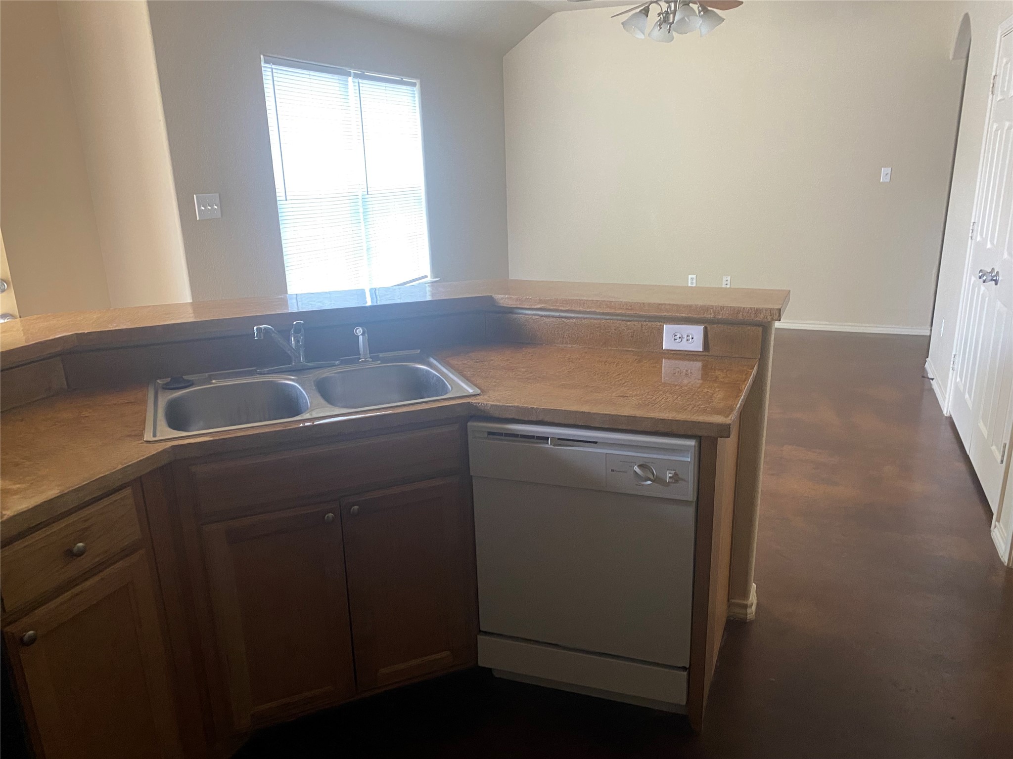 121-127 Sunburst Court Weatherford TX 76087