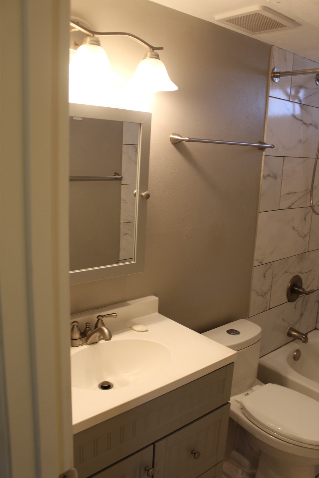 428 N Dallas Avenue Lancaster TX 75146