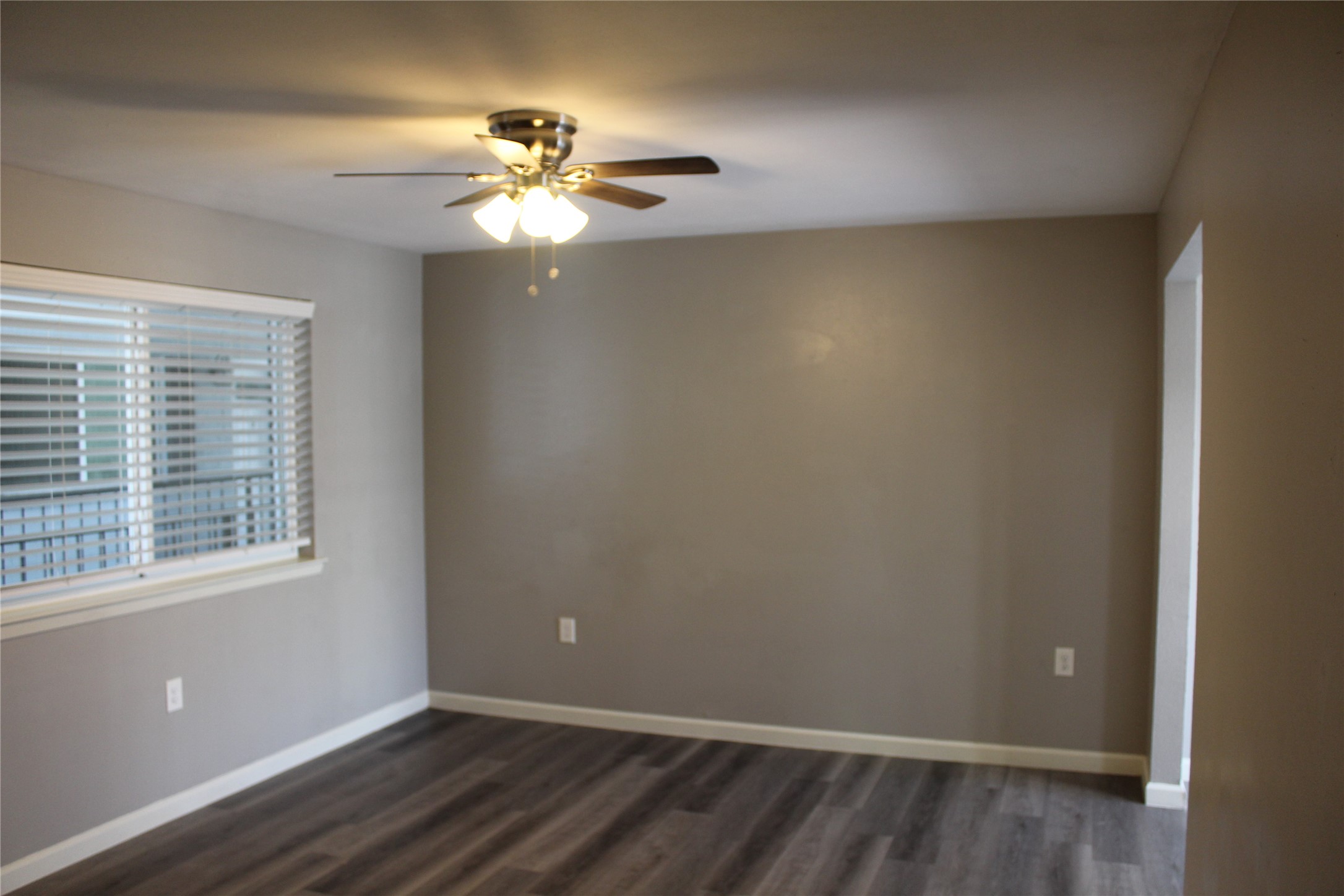 428 N Dallas Avenue Lancaster TX 75146