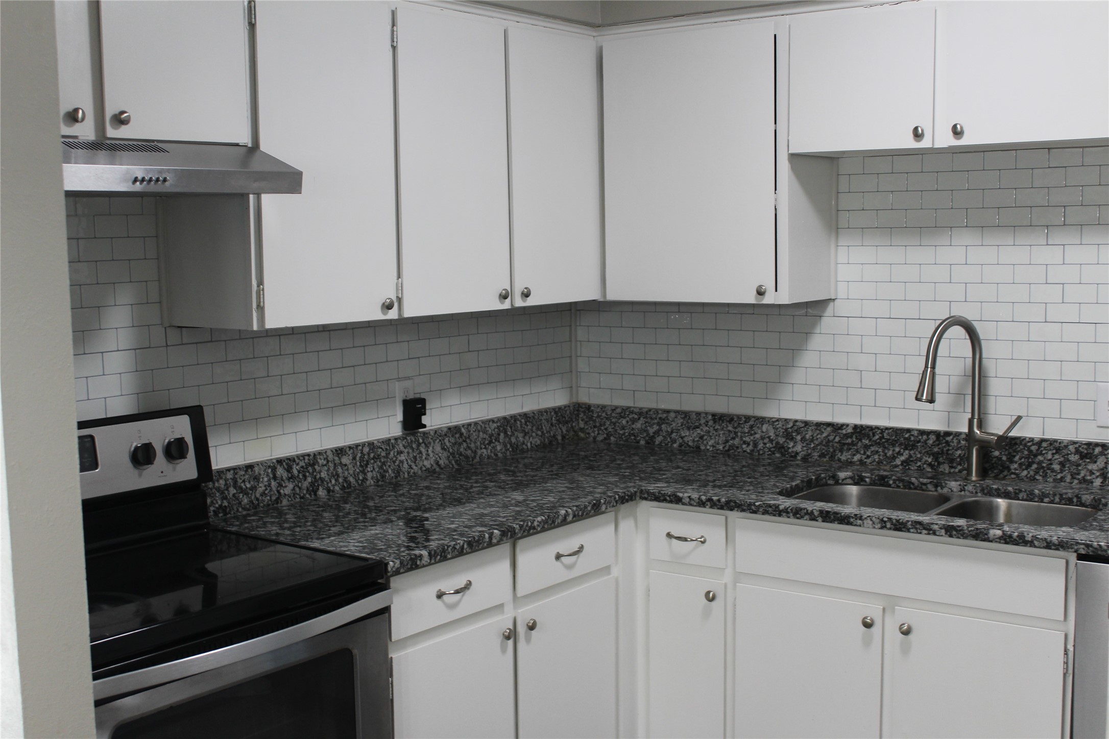 428 N Dallas Avenue Lancaster TX 75146