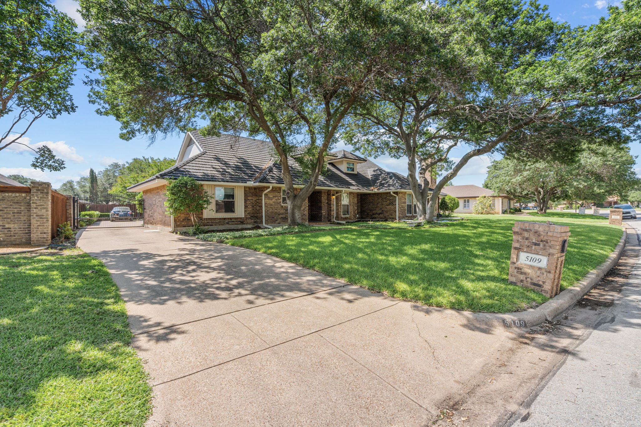5111/5109 Ledgestone Drive Fort Worth TX 76132
