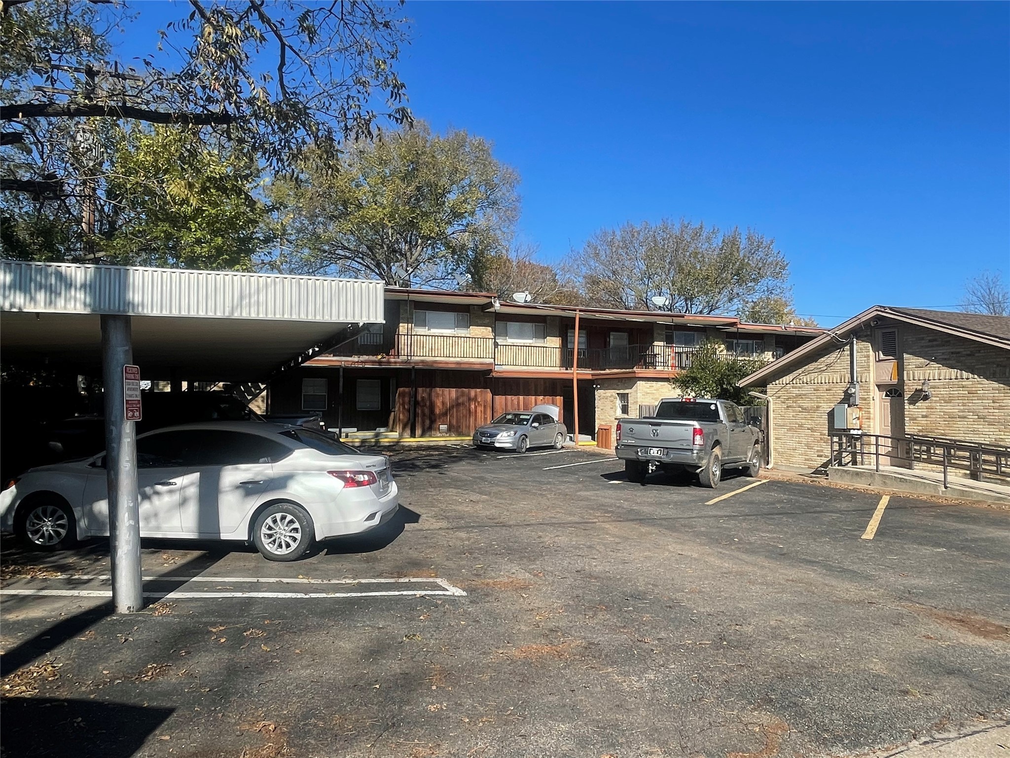 322 S Waco Street Weatherford TX 76086