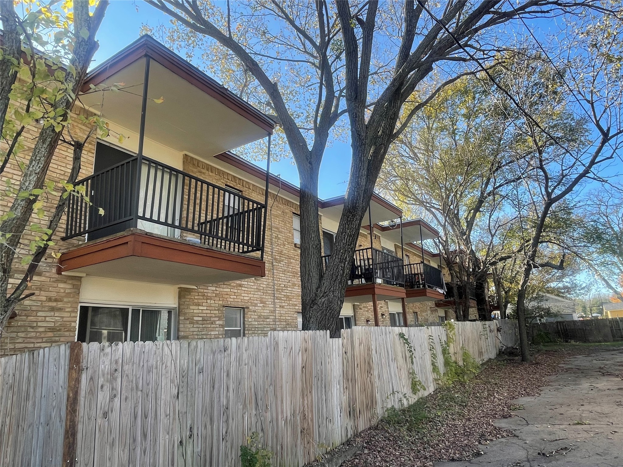 322 S Waco Street Weatherford TX 76086