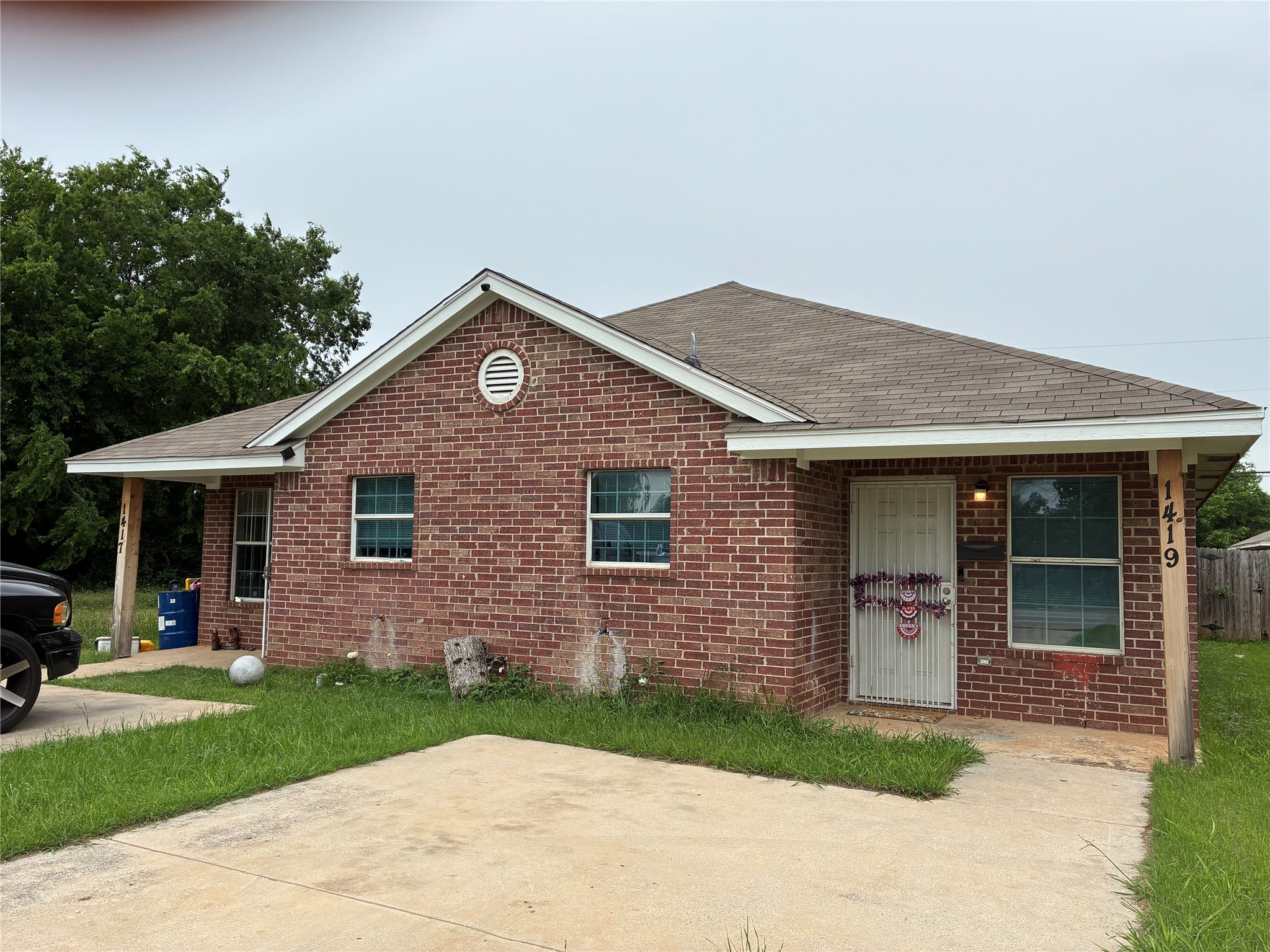 1419 E Robert Street Fort Worth TX 76104