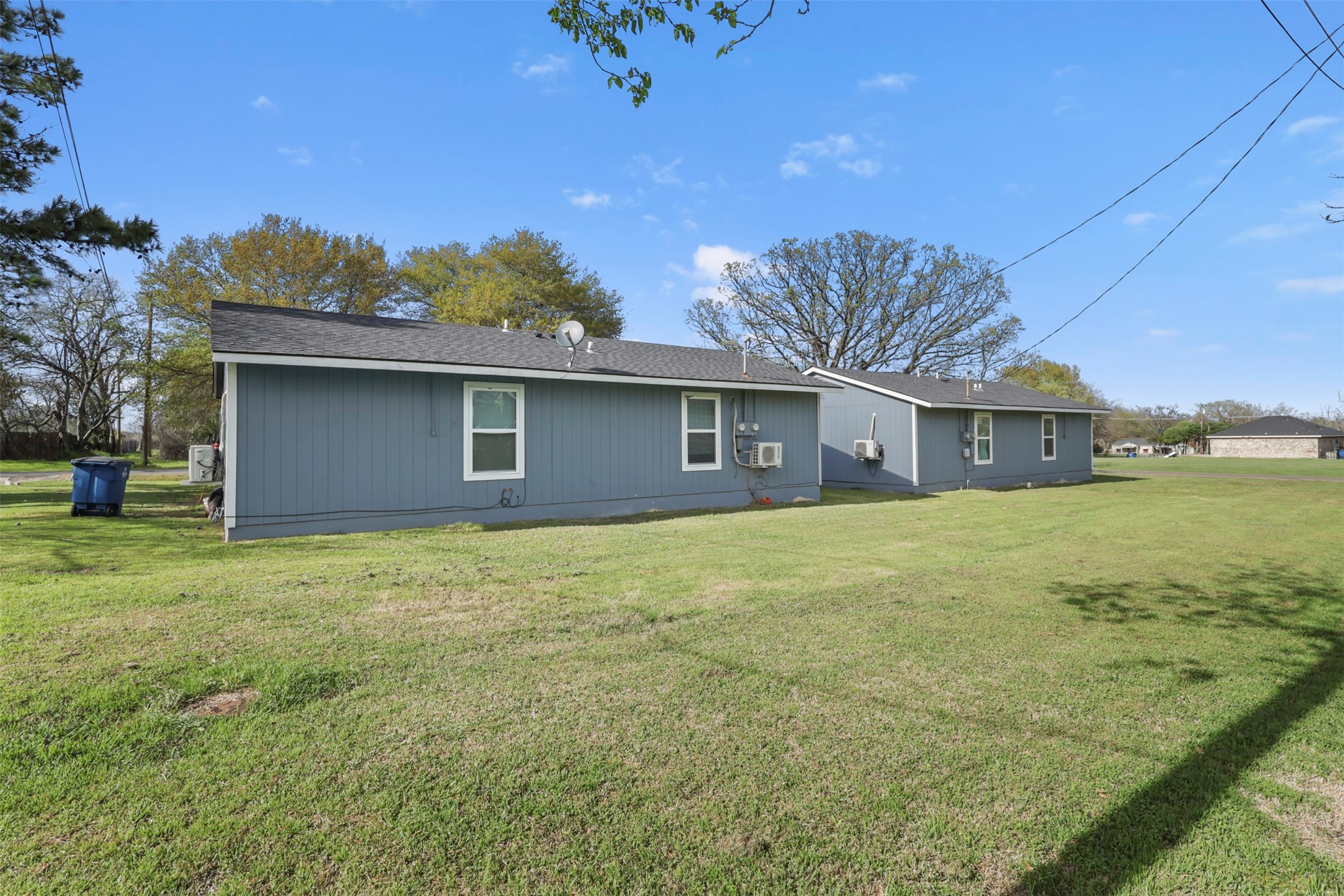 203 E Bremond Street Ennis TX 75119