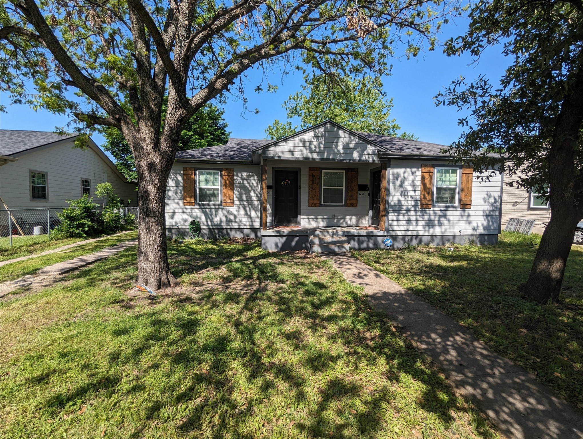 601 NE 18th Street Grand Prairie TX 75050