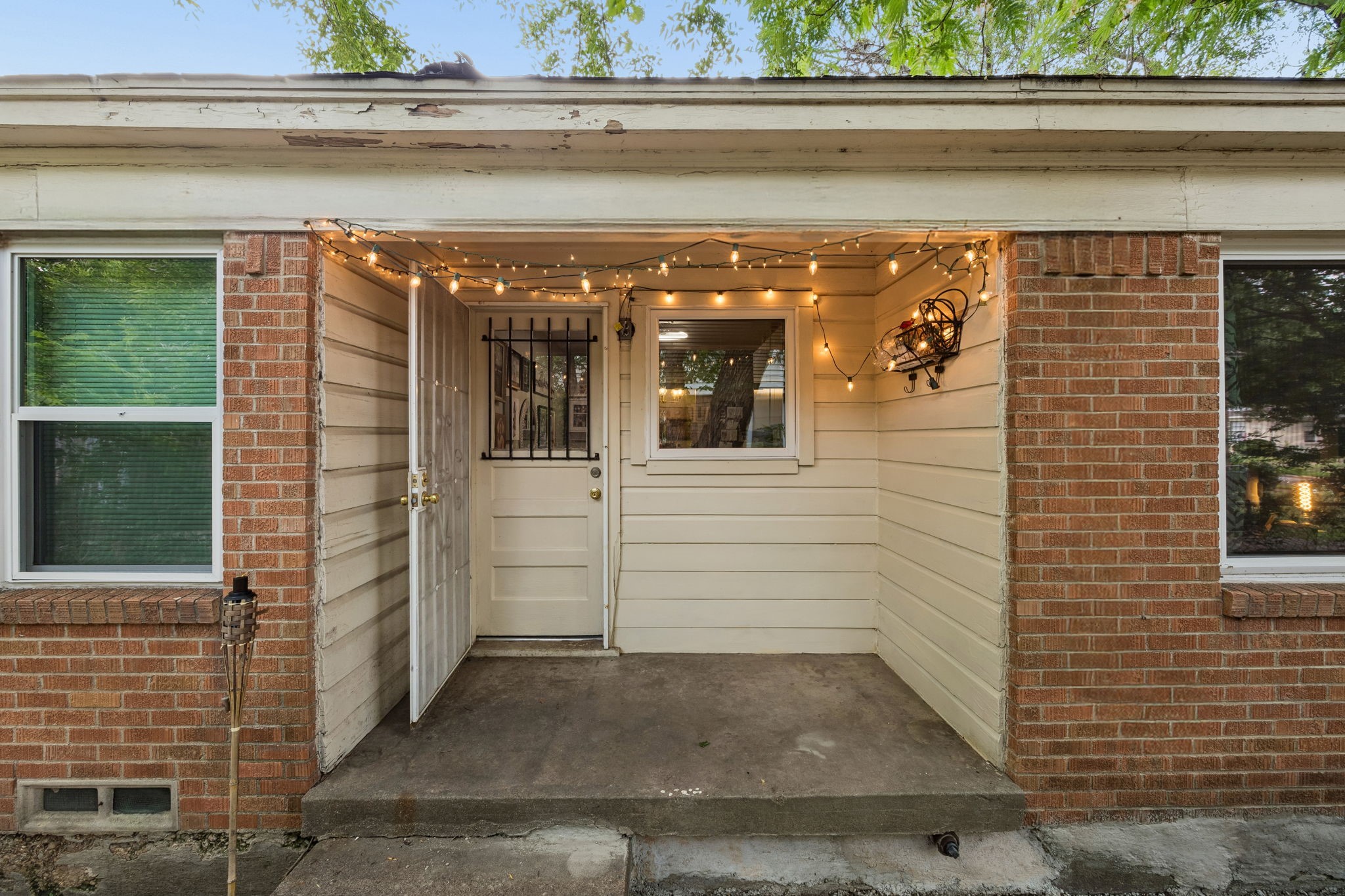 2350 Dunloe Drive Dallas TX 75228