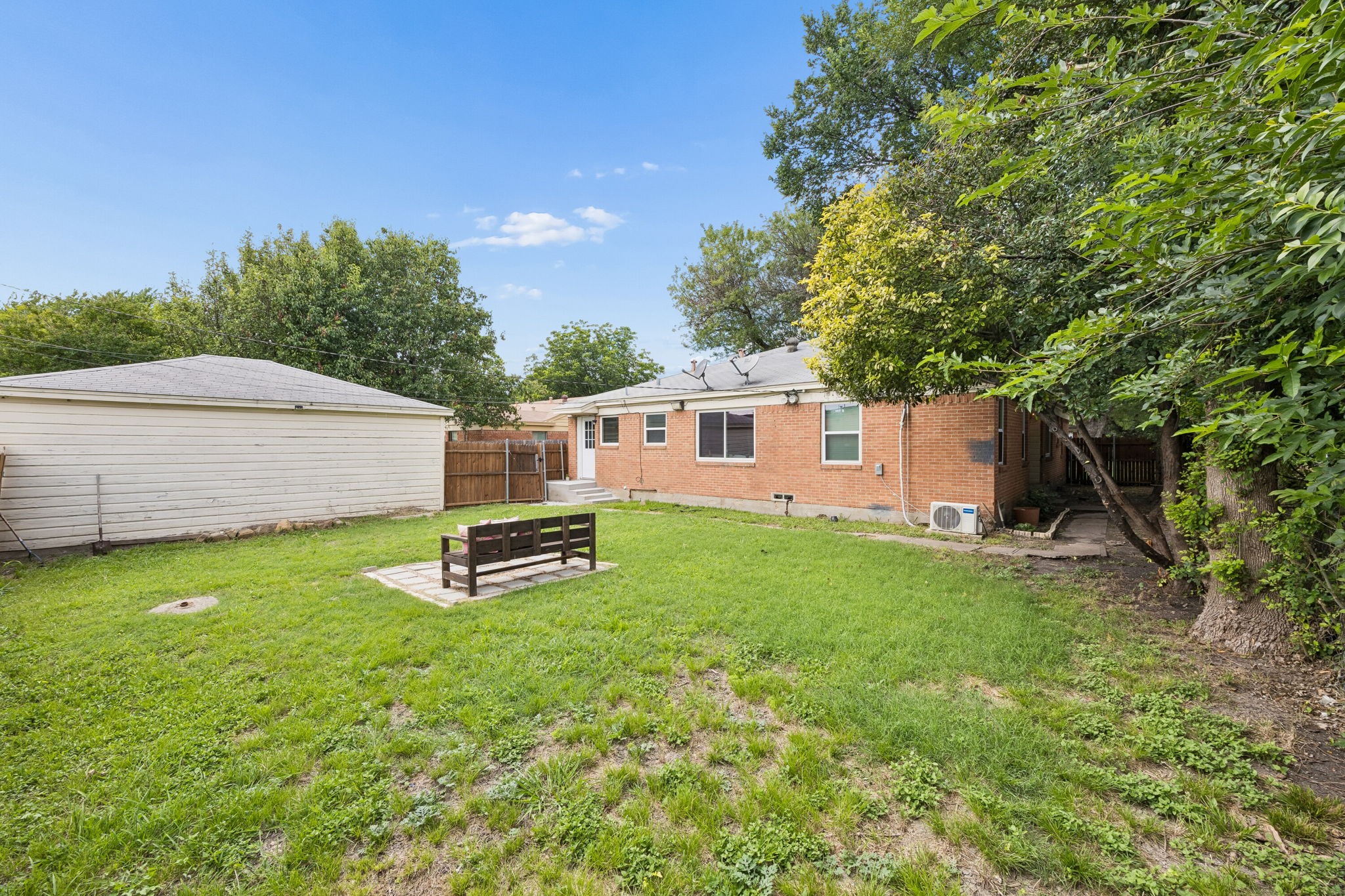 2350 Dunloe Drive Dallas TX 75228