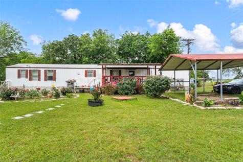 112 Woodlake Lane Axtell TX 76624