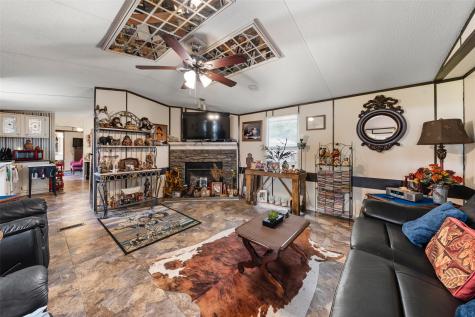 112 Woodlake Lane Axtell TX 76624