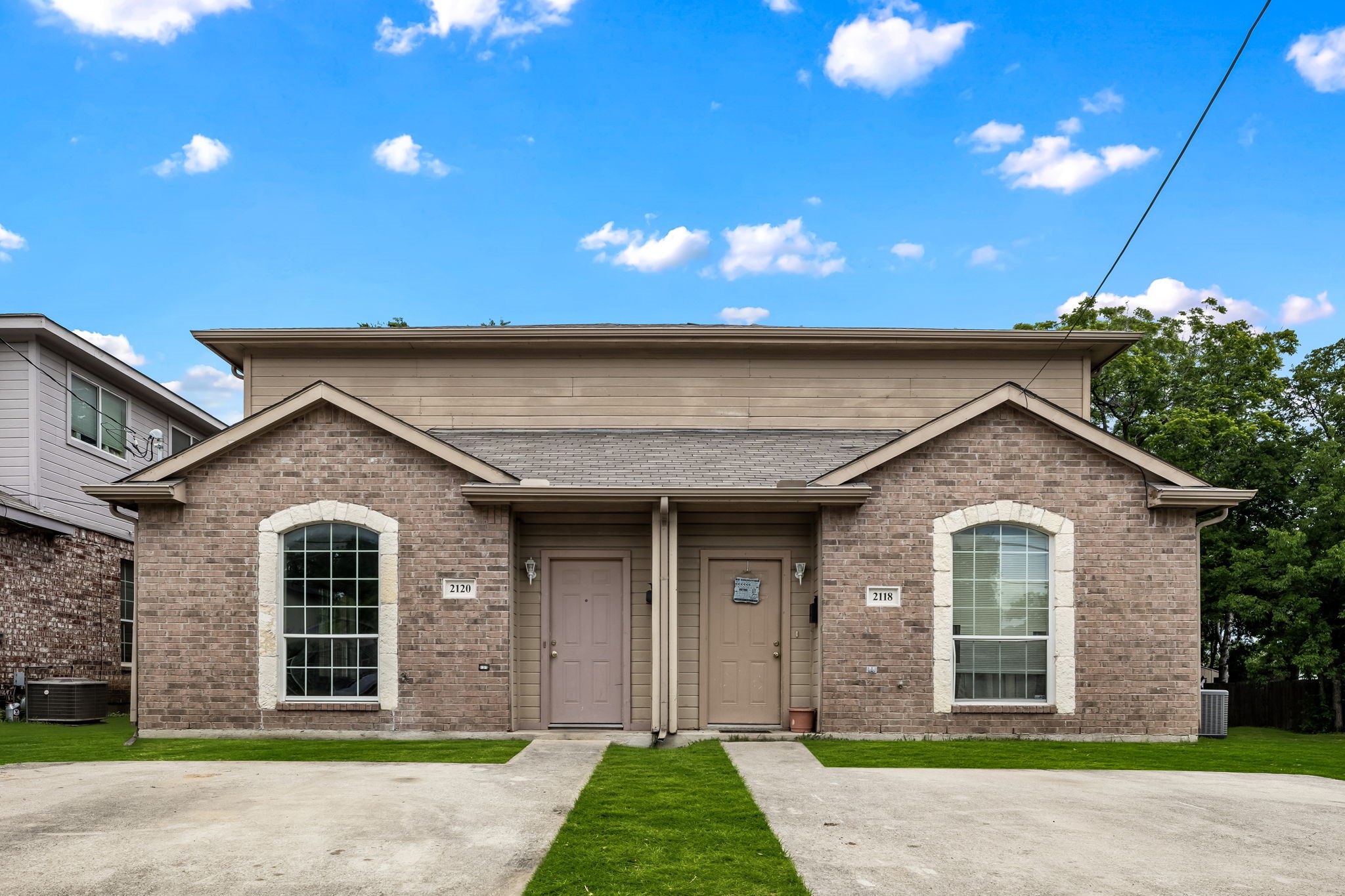 2118 W E Roberts Drive Grand Prairie TX 75051