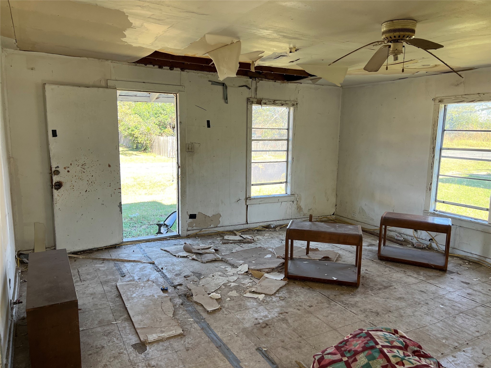 304 W Burnett Calvert TX 77837