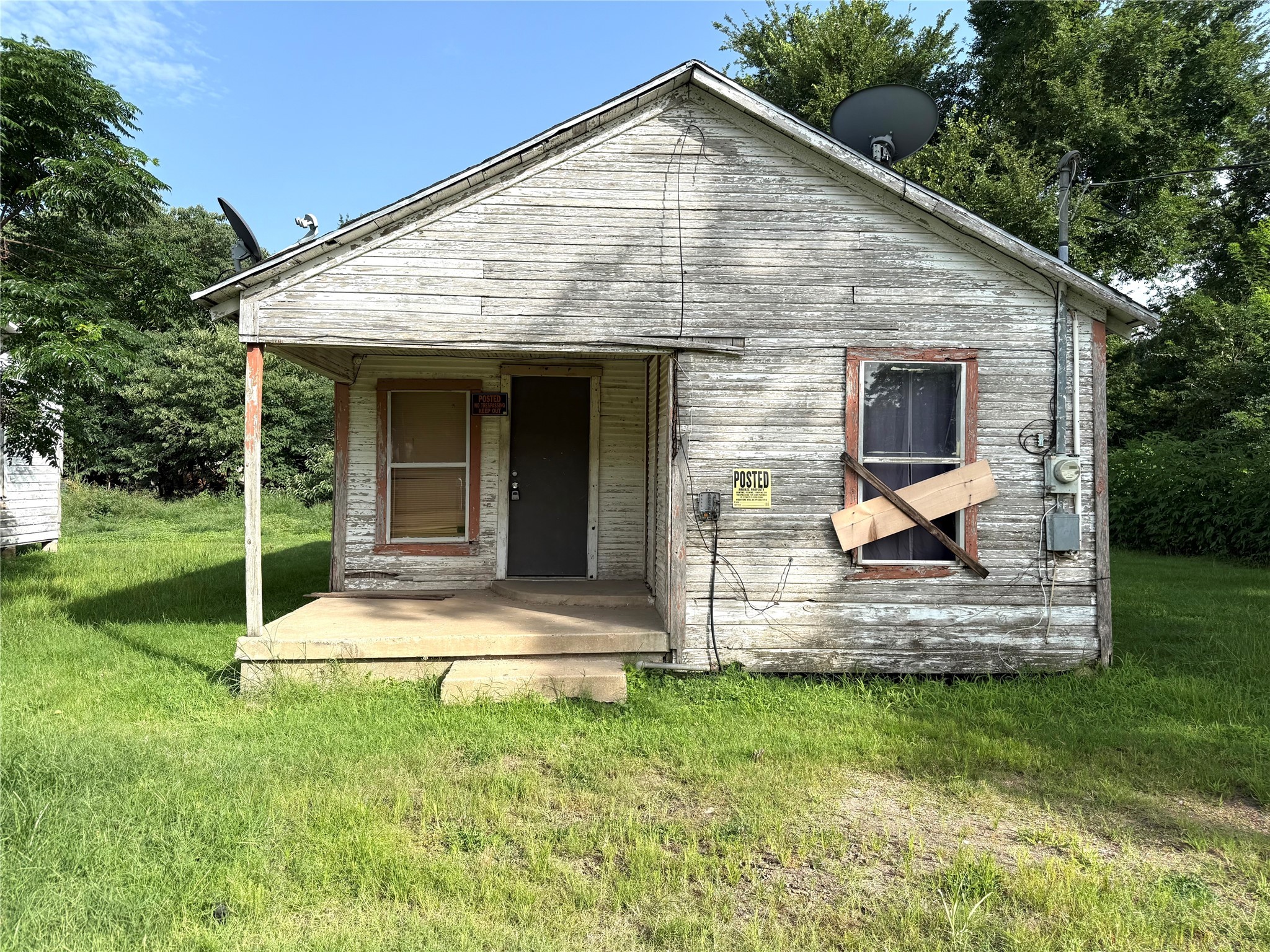 304 W Burnett Calvert TX 77837