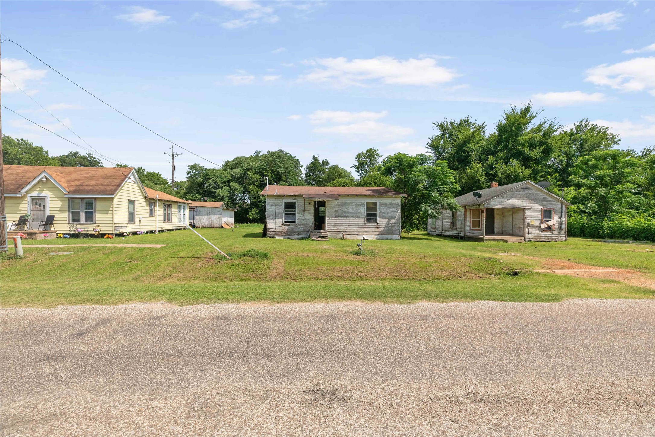 304 W Burnett Calvert TX 77837