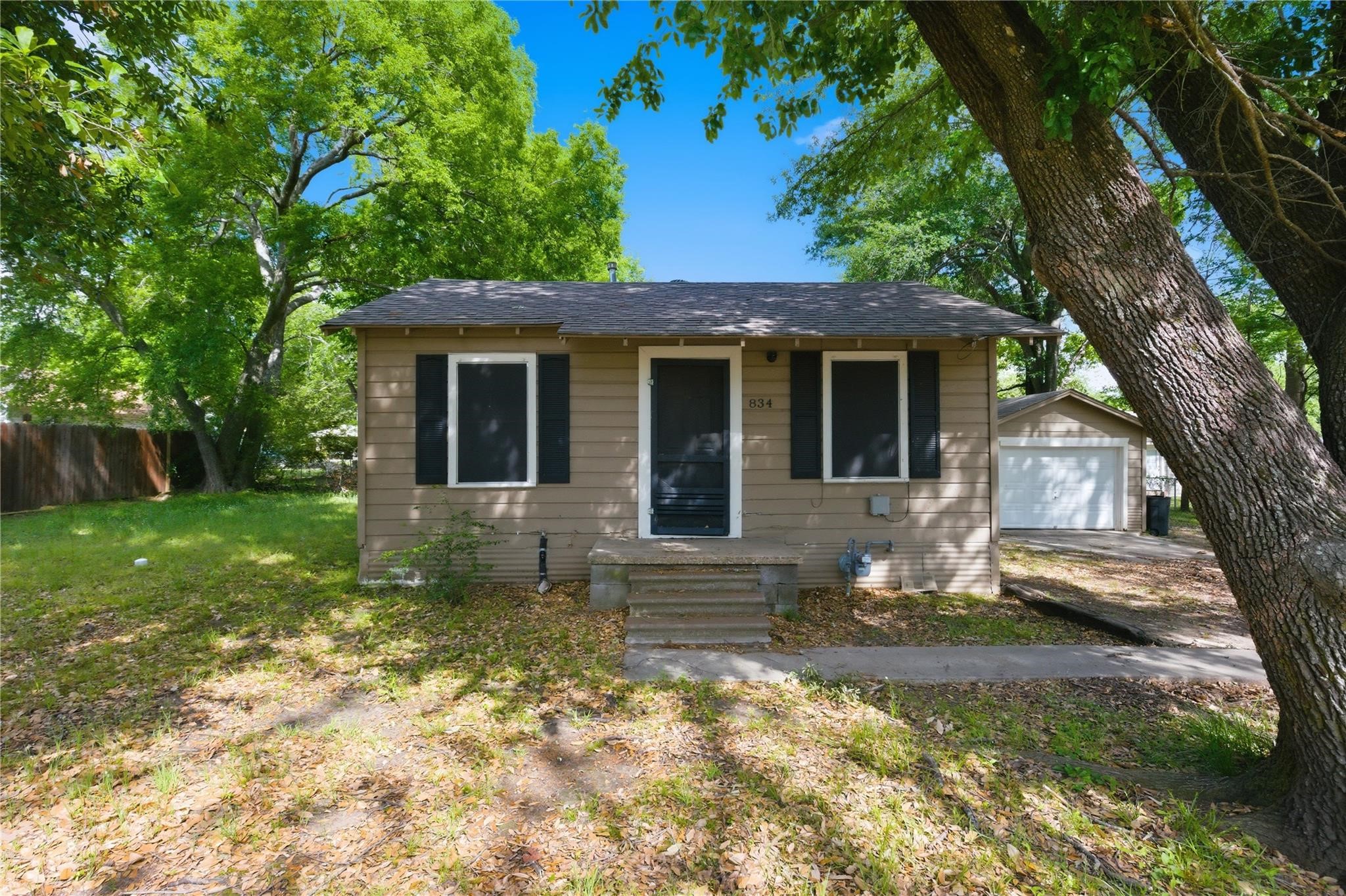 1221 Stanford Street Greenville TX 75401